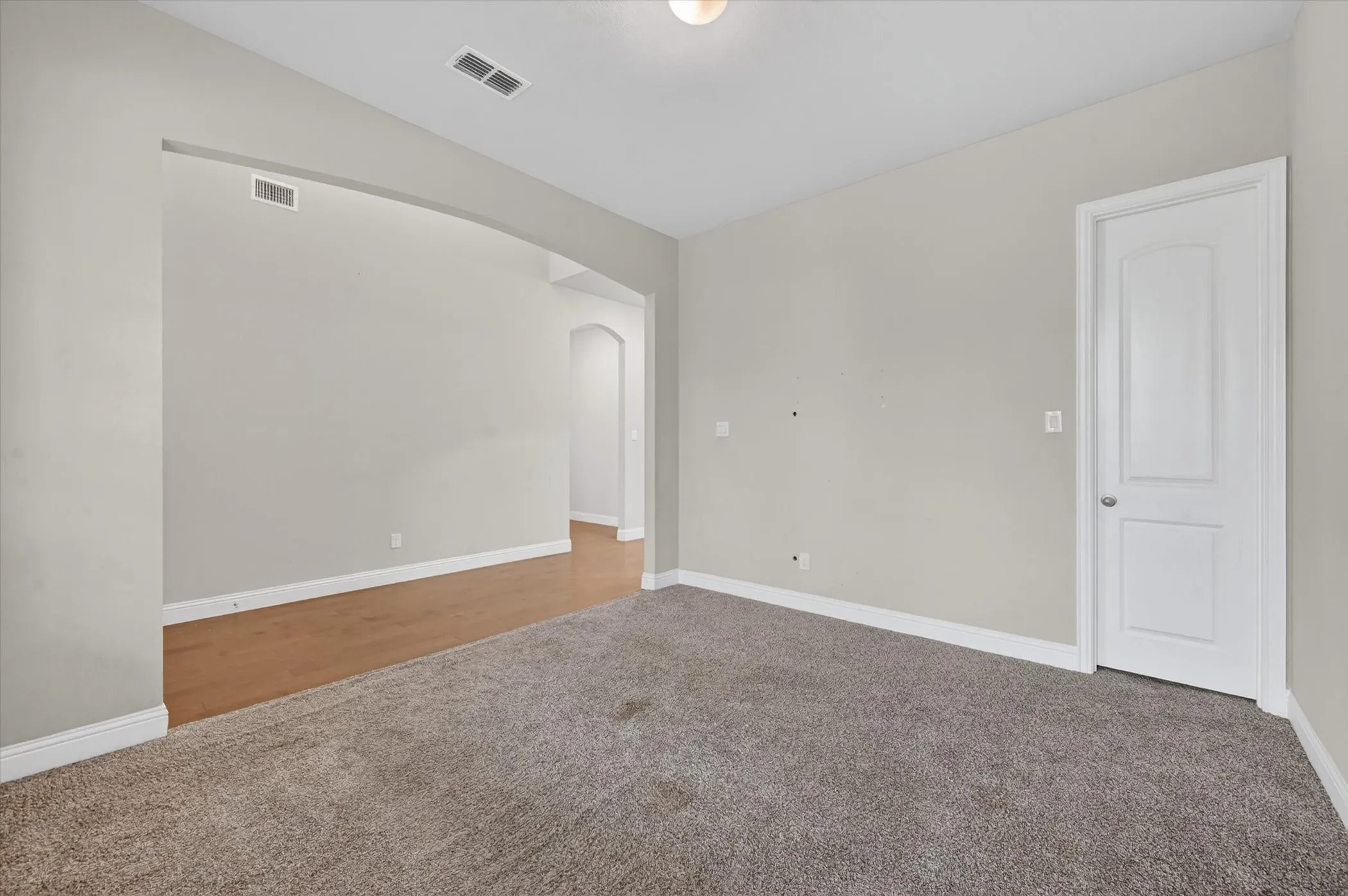 Single Family Residence For Sale in Ellis County , 1906 Gristmill Drive, Mansfield, Texas 76063, 4 Bedroom, 4 Bathroom, 3 Garage spaces, 3,147 Sqft, built in 2021, Preowned, mls#21243447, Real Estate Agent in Mansfield, Homes For Sale in Ellis county, Homes For Sale in Mansfield, Realtor in Mansfield Texas, Real Estate Brokerage Independent Realty Texas, Luminita Cordes Realtor