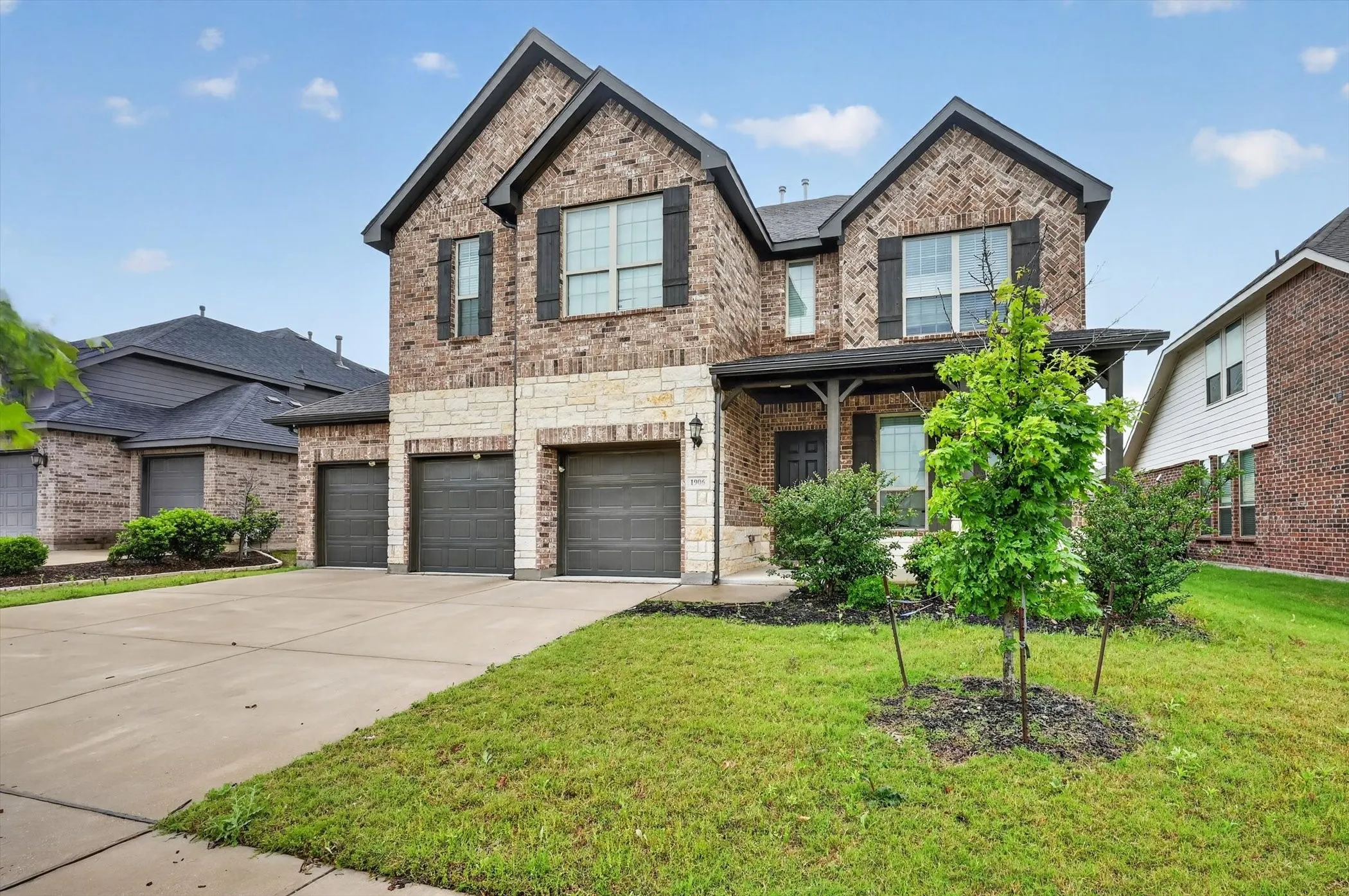 Single Family Residence For Sale in Ellis County , 1906 Gristmill Drive, Mansfield, Texas 76063, 4 Bedroom, 4 Bathroom, 3 Garage spaces, 3,147 Sqft, built in 2021, Preowned, mls#21243447, Real Estate Agent in Mansfield, Homes For Sale in Ellis county, Homes For Sale in Mansfield, Realtor in Mansfield Texas, Real Estate Brokerage Independent Realty Texas, Luminita Cordes Realtor