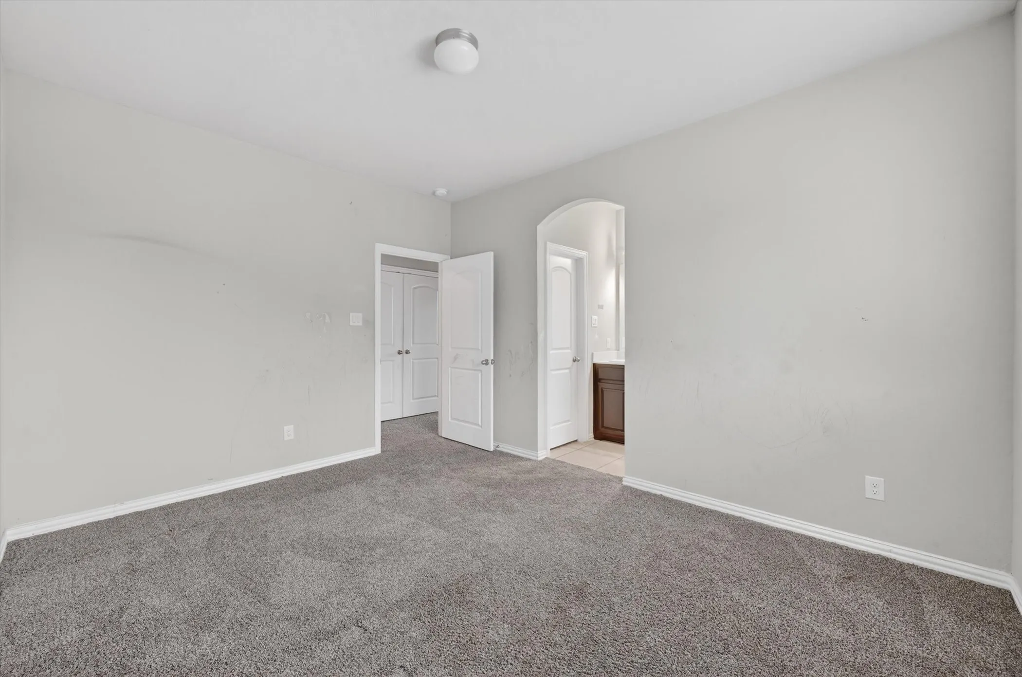 Single Family Residence For Sale in Ellis County , 1906 Gristmill Drive, Mansfield, Texas 76063, 4 Bedroom, 4 Bathroom, 3 Garage spaces, 3,147 Sqft, built in 2021, Preowned, mls#21243447, Real Estate Agent in Mansfield, Homes For Sale in Ellis county, Homes For Sale in Mansfield, Realtor in Mansfield Texas, Real Estate Brokerage Independent Realty Texas, Luminita Cordes Realtor