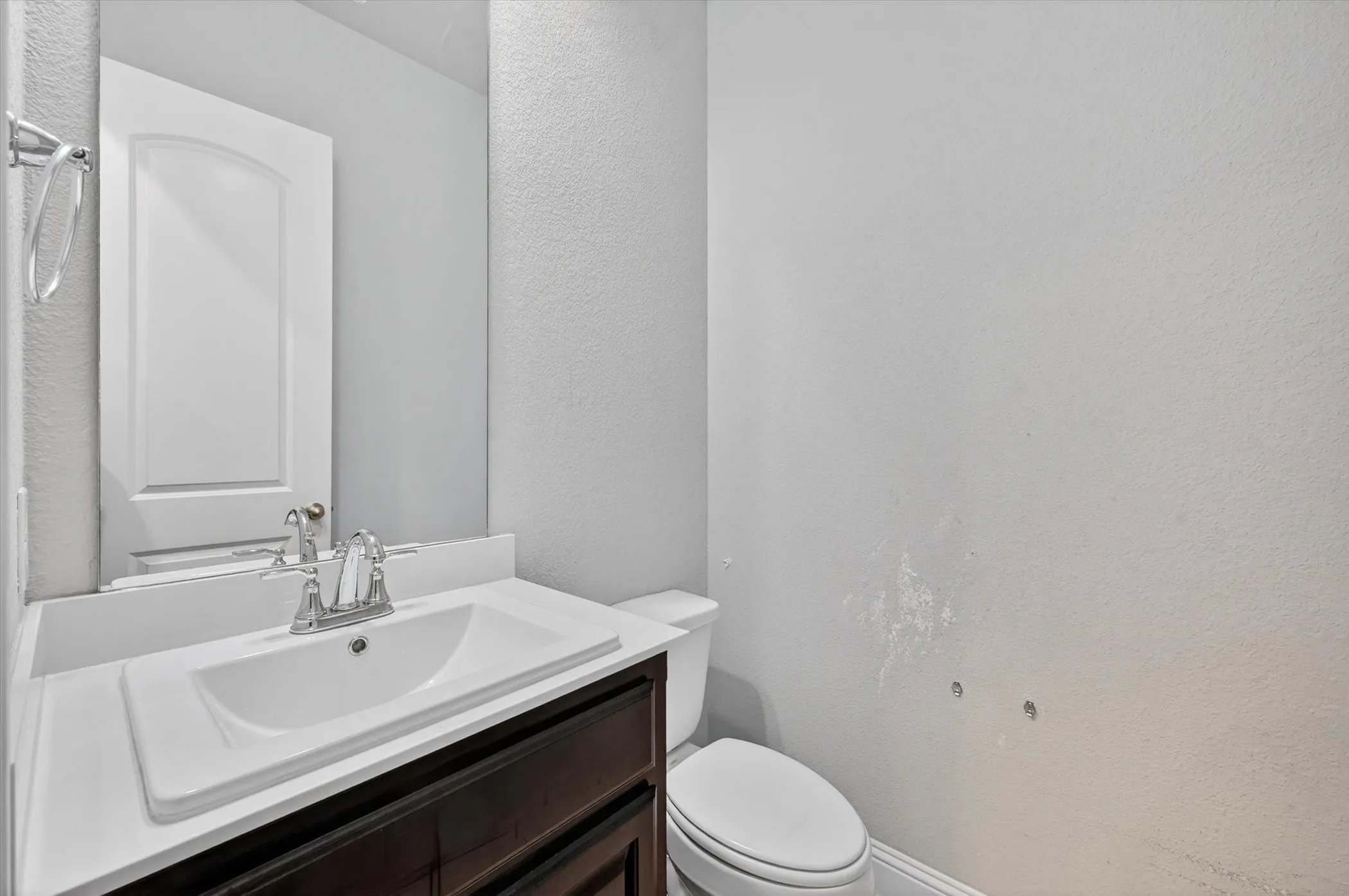 Single Family Residence For Sale in Ellis County , 1906 Gristmill Drive, Mansfield, Texas 76063, 4 Bedroom, 4 Bathroom, 3 Garage spaces, 3,147 Sqft, built in 2021, Preowned, mls#21243447, Real Estate Agent in Mansfield, Homes For Sale in Ellis county, Homes For Sale in Mansfield, Realtor in Mansfield Texas, Real Estate Brokerage Independent Realty Texas, Luminita Cordes Realtor