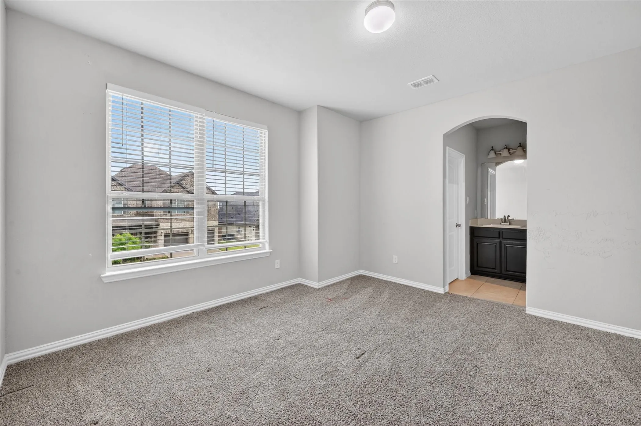 Single Family Residence For Sale in Ellis County , 1906 Gristmill Drive, Mansfield, Texas 76063, 4 Bedroom, 4 Bathroom, 3 Garage spaces, 3,147 Sqft, built in 2021, Preowned, mls#21243447, Real Estate Agent in Mansfield, Homes For Sale in Ellis county, Homes For Sale in Mansfield, Realtor in Mansfield Texas, Real Estate Brokerage Independent Realty Texas, Luminita Cordes Realtor