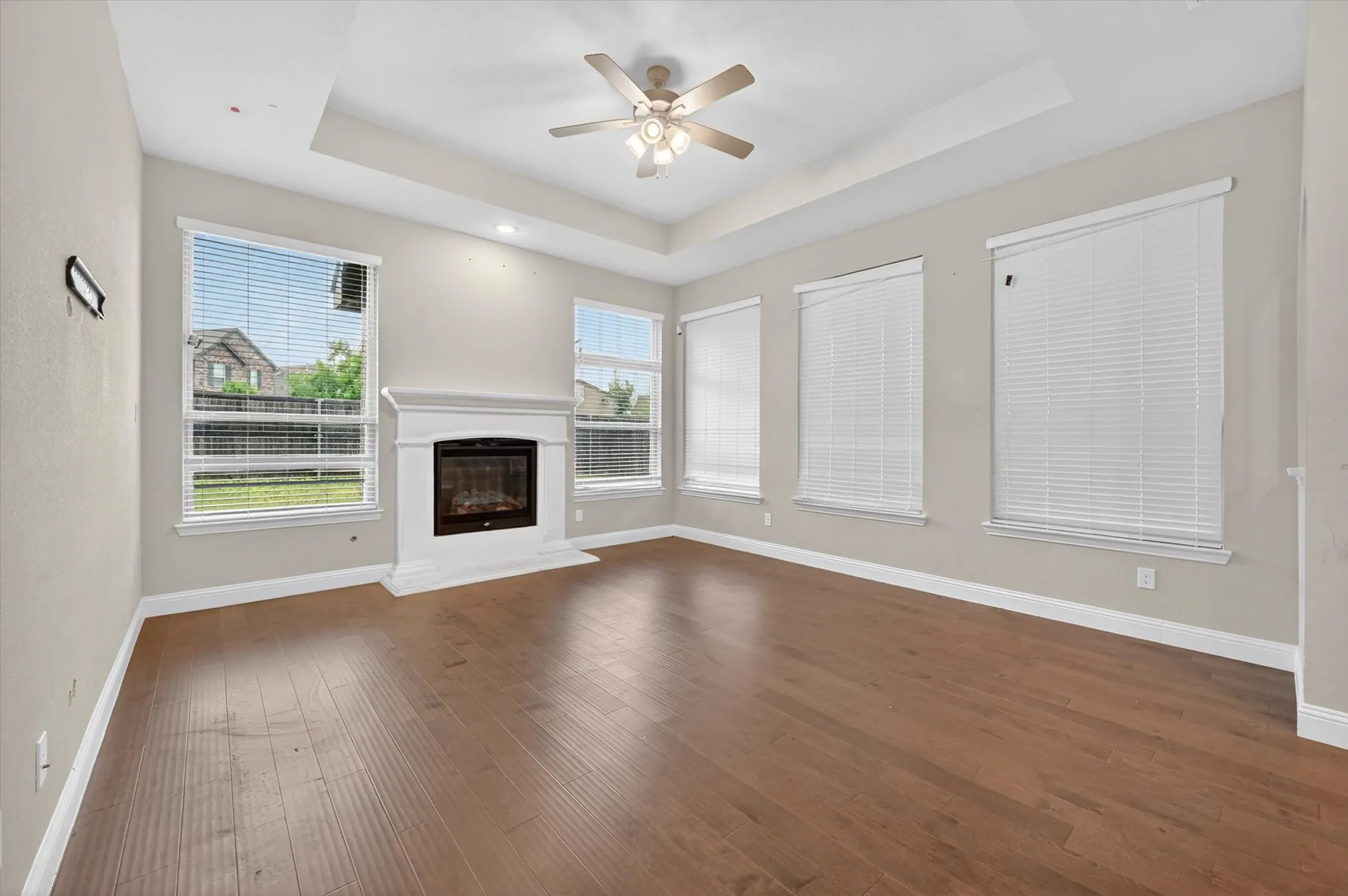 Single Family Residence For Sale in Ellis County , 1906 Gristmill Drive, Mansfield, Texas 76063, 4 Bedroom, 4 Bathroom, 3 Garage spaces, 3,147 Sqft, built in 2021, Preowned, mls#21243447, Real Estate Agent in Mansfield, Homes For Sale in Ellis county, Homes For Sale in Mansfield, Realtor in Mansfield Texas, Real Estate Brokerage Independent Realty Texas, Luminita Cordes Realtor