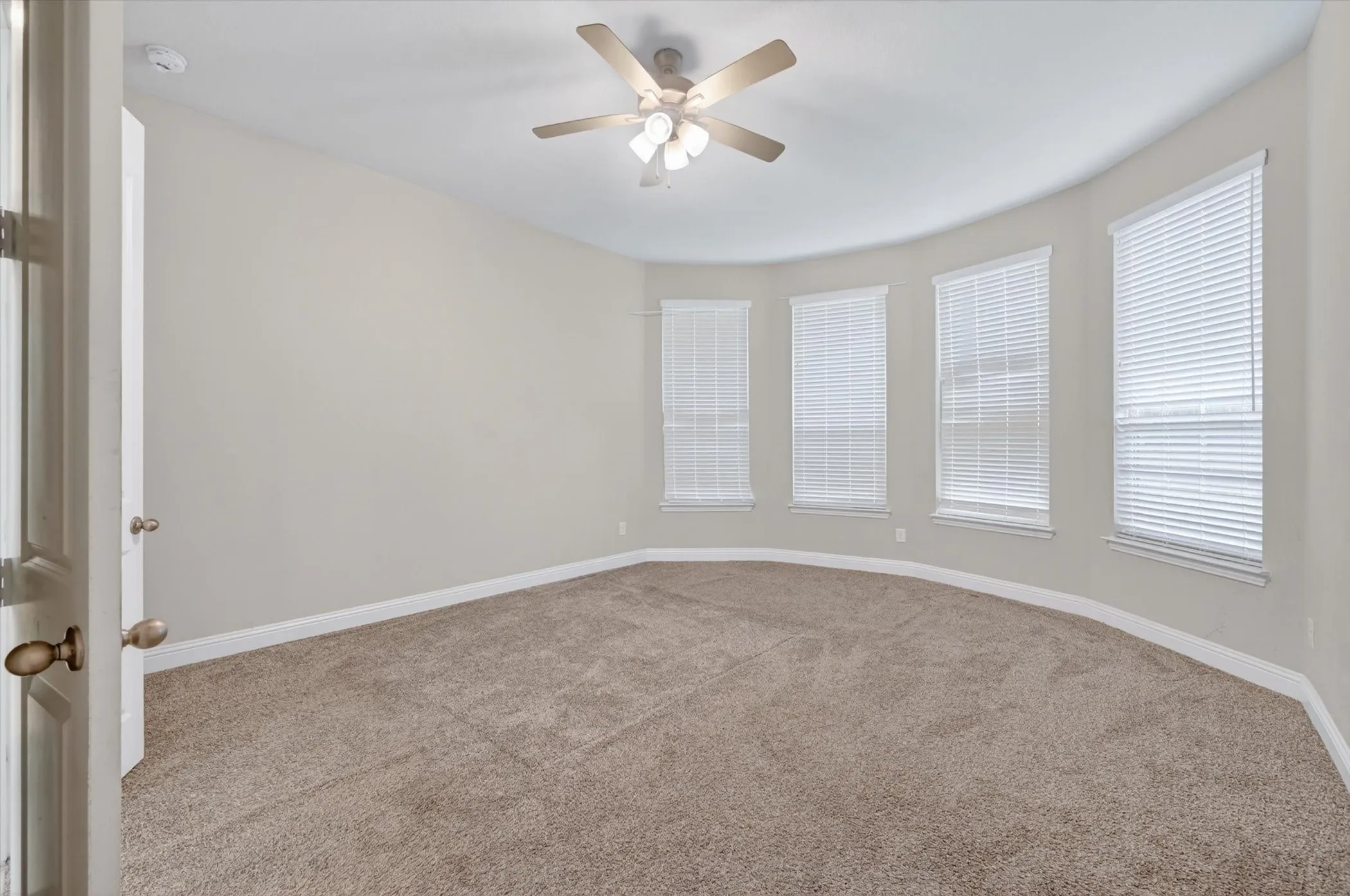 Single Family Residence For Sale in Ellis County , 1906 Gristmill Drive, Mansfield, Texas 76063, 4 Bedroom, 4 Bathroom, 3 Garage spaces, 3,147 Sqft, built in 2021, Preowned, mls#21243447, Real Estate Agent in Mansfield, Homes For Sale in Ellis county, Homes For Sale in Mansfield, Realtor in Mansfield Texas, Real Estate Brokerage Independent Realty Texas, Luminita Cordes Realtor