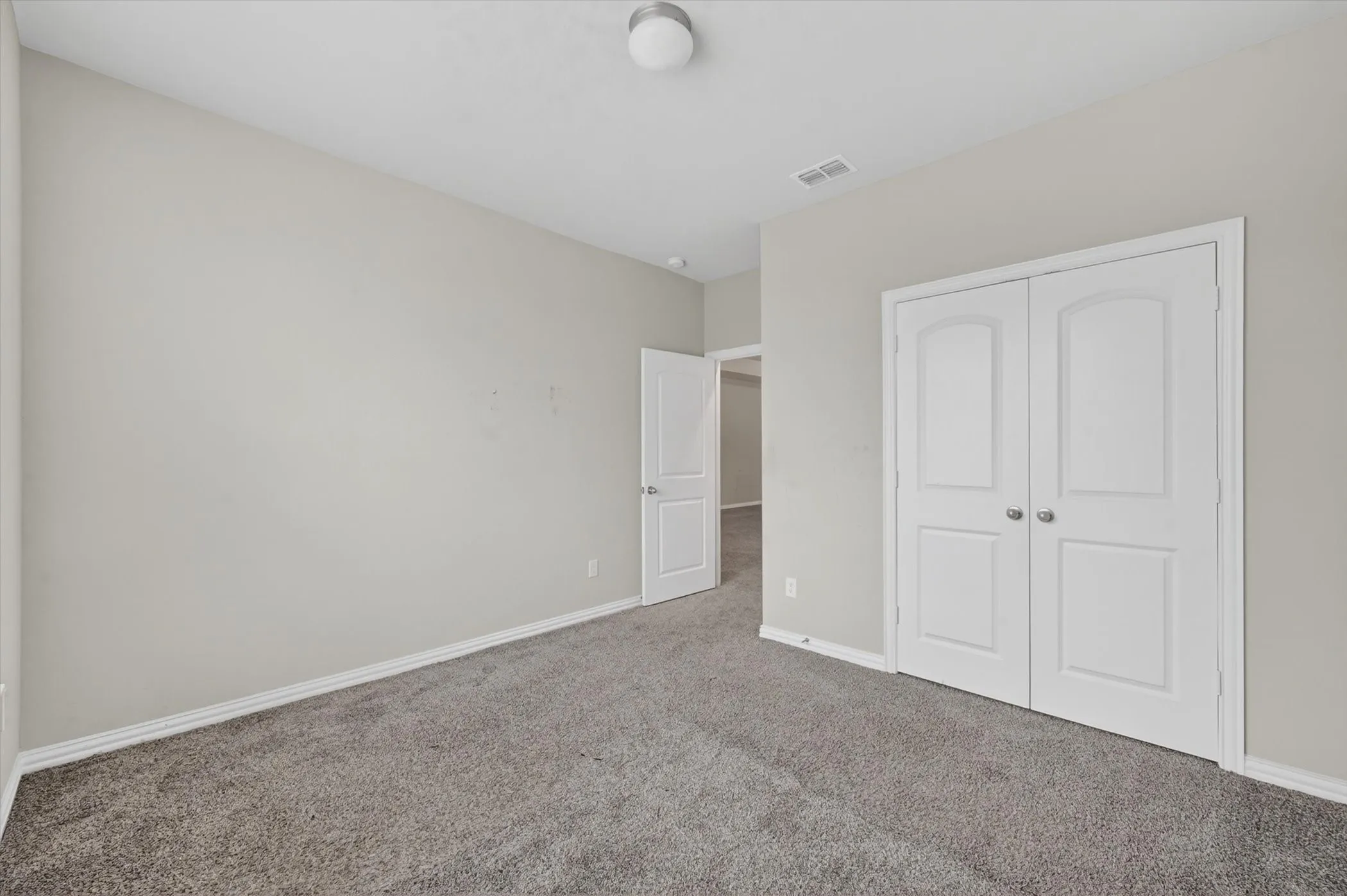 Single Family Residence For Sale in Ellis County , 1906 Gristmill Drive, Mansfield, Texas 76063, 4 Bedroom, 4 Bathroom, 3 Garage spaces, 3,147 Sqft, built in 2021, Preowned, mls#21243447, Real Estate Agent in Mansfield, Homes For Sale in Ellis county, Homes For Sale in Mansfield, Realtor in Mansfield Texas, Real Estate Brokerage Independent Realty Texas, Luminita Cordes Realtor