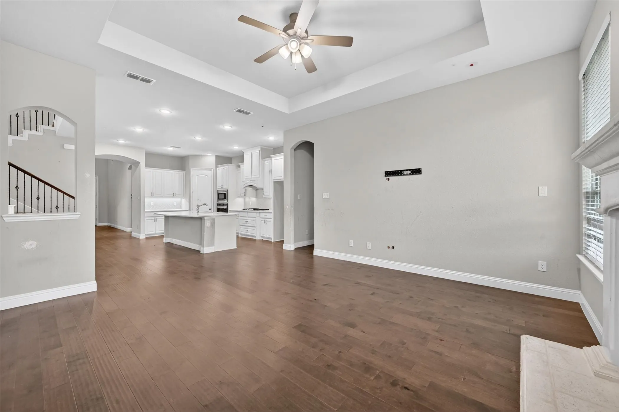Single Family Residence For Sale in Ellis County , 1906 Gristmill Drive, Mansfield, Texas 76063, 4 Bedroom, 4 Bathroom, 3 Garage spaces, 3,147 Sqft, built in 2021, Preowned, mls#21243447, Real Estate Agent in Mansfield, Homes For Sale in Ellis county, Homes For Sale in Mansfield, Realtor in Mansfield Texas, Real Estate Brokerage Independent Realty Texas, Luminita Cordes Realtor