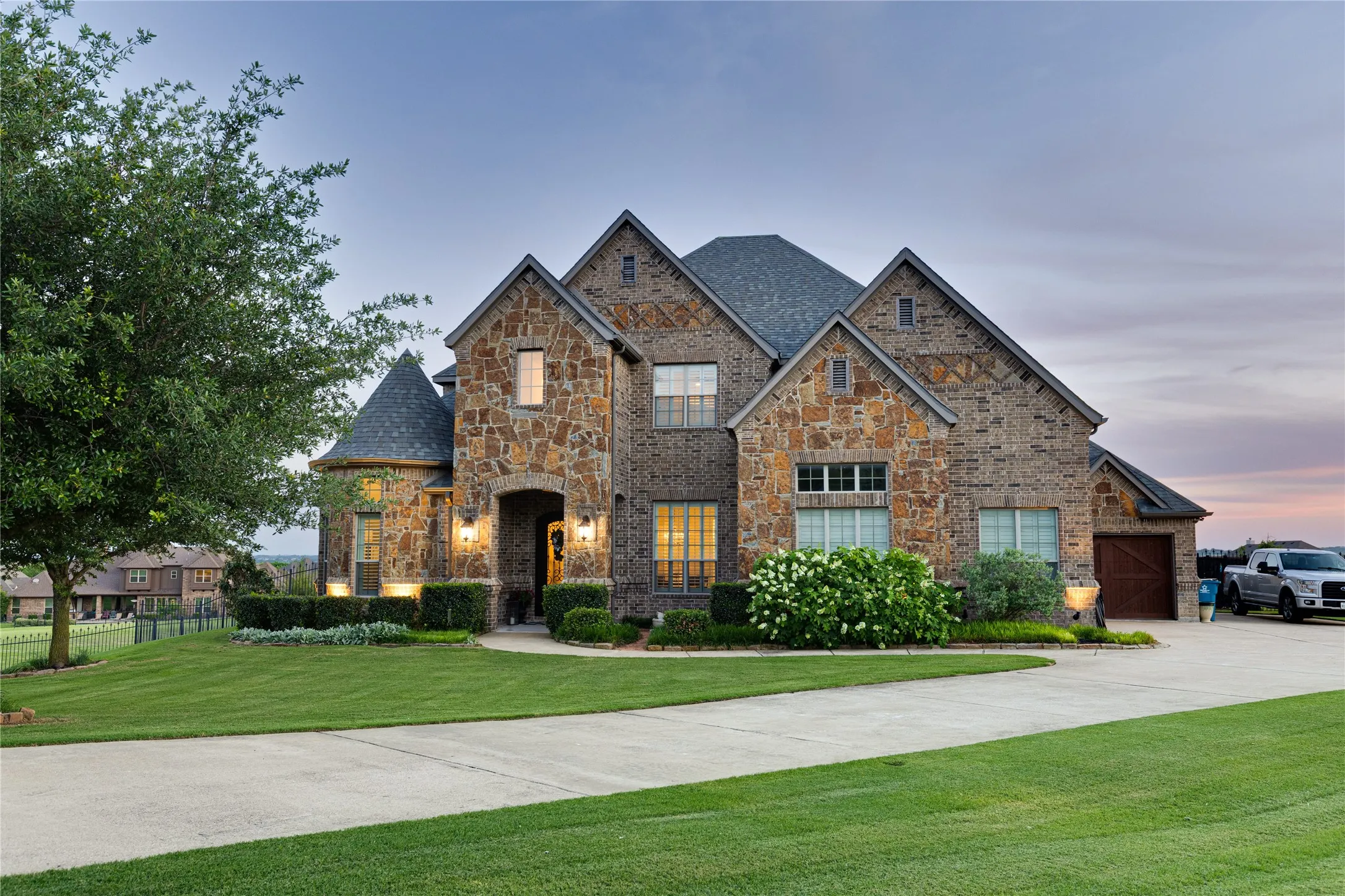 Single Family Residence For Sale in Tarrant County , 7757 Bella Milano Drive, Fort Worth, Texas 76126, 4 Bedroom, 4 Bathroom, 3 Garage spaces, 3,530 Sqft, built in 2015, mls#21243592, Real Estate Agent in Fort Worth, Homes For Sale in Tarrant county, Homes For Sale in Fort Worth, Realtor in Fort Worth Texas, Real Estate Brokerage Independent Realty Texas, Luminita Cordes Realtor