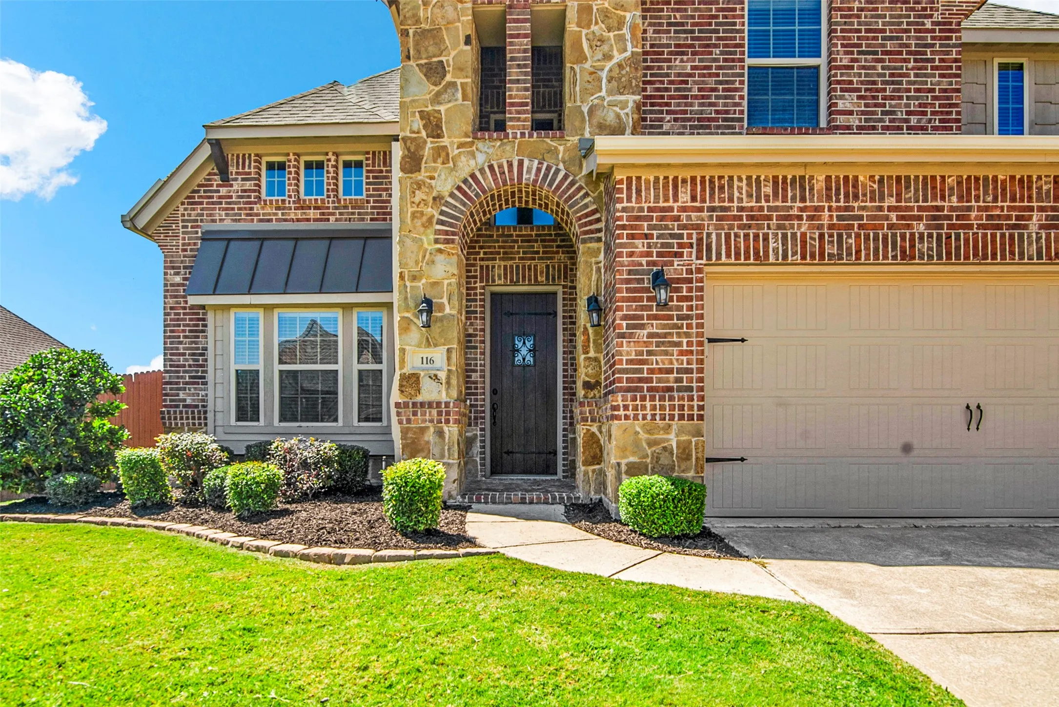 Single Family Residence For Sale in Denton County , 116 Mundelein Drive, Oak Point, Texas 75068, 4 Bedroom, 4 Bathroom, 3 Garage spaces, 3,582 Sqft, built in 2014, Preowned, mls#21243530, Real Estate Agent in Oak Point, Homes For Sale in Denton county, Homes For Sale in Oak Point, Realtor in Oak Point Texas, Real Estate Brokerage Independent Realty Texas, Luminita Cordes Realtor