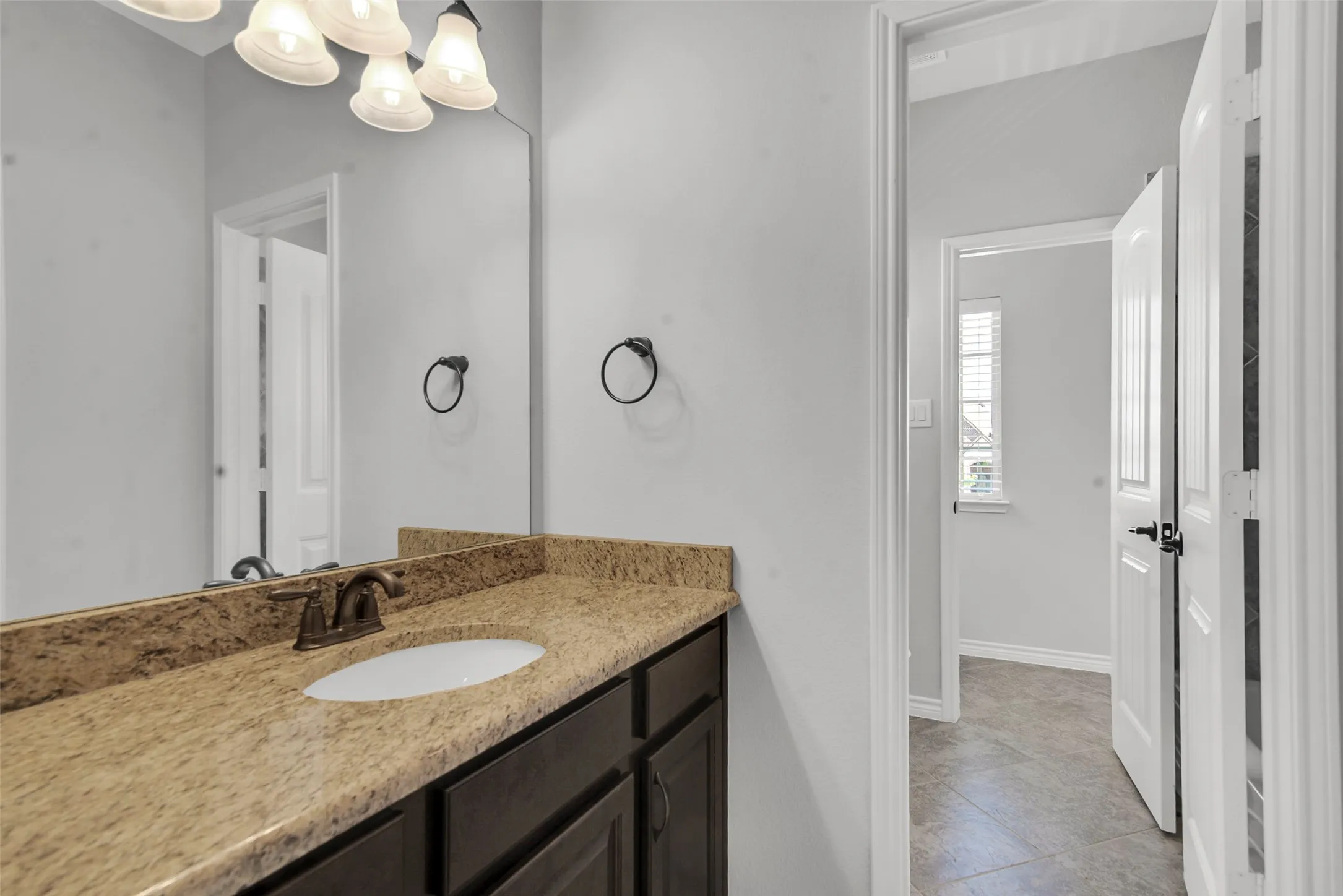 Single Family Residence For Sale in Denton County , 116 Mundelein Drive, Oak Point, Texas 75068, 4 Bedroom, 4 Bathroom, 3 Garage spaces, 3,582 Sqft, built in 2014, Preowned, mls#21243530, Real Estate Agent in Oak Point, Homes For Sale in Denton county, Homes For Sale in Oak Point, Realtor in Oak Point Texas, Real Estate Brokerage Independent Realty Texas, Luminita Cordes Realtor