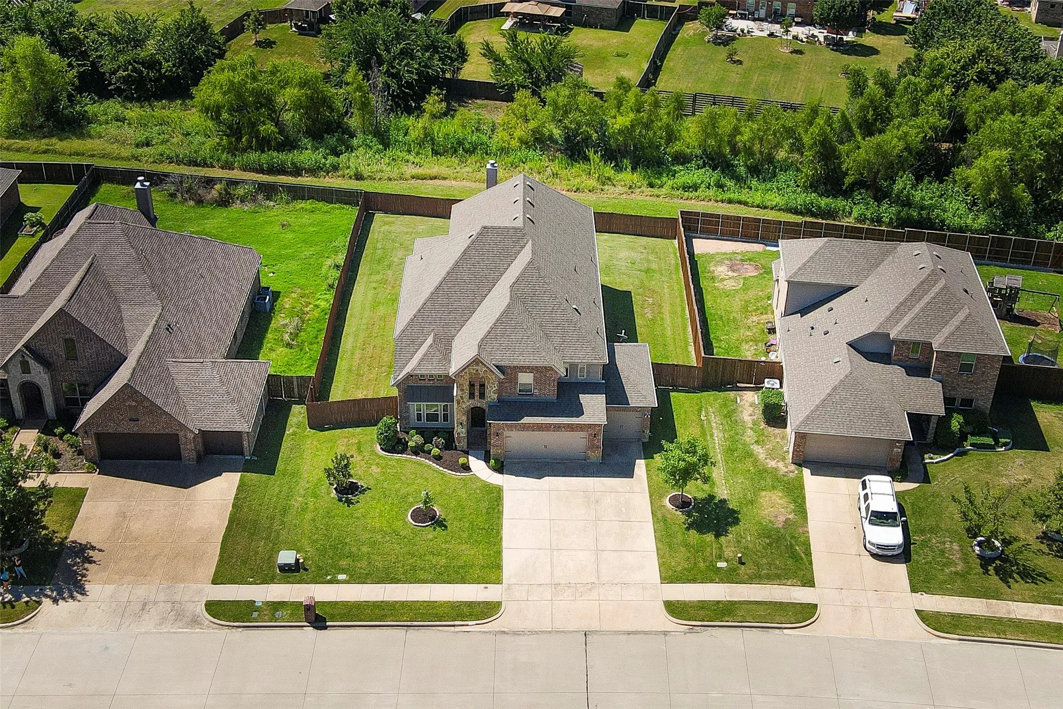 Single Family Residence For Sale in Denton County , 116 Mundelein Drive, Oak Point, Texas 75068, 4 Bedroom, 4 Bathroom, 3 Garage spaces, 3,582 Sqft, built in 2014, Preowned, mls#21243530, Real Estate Agent in Oak Point, Homes For Sale in Denton county, Homes For Sale in Oak Point, Realtor in Oak Point Texas, Real Estate Brokerage Independent Realty Texas, Luminita Cordes Realtor