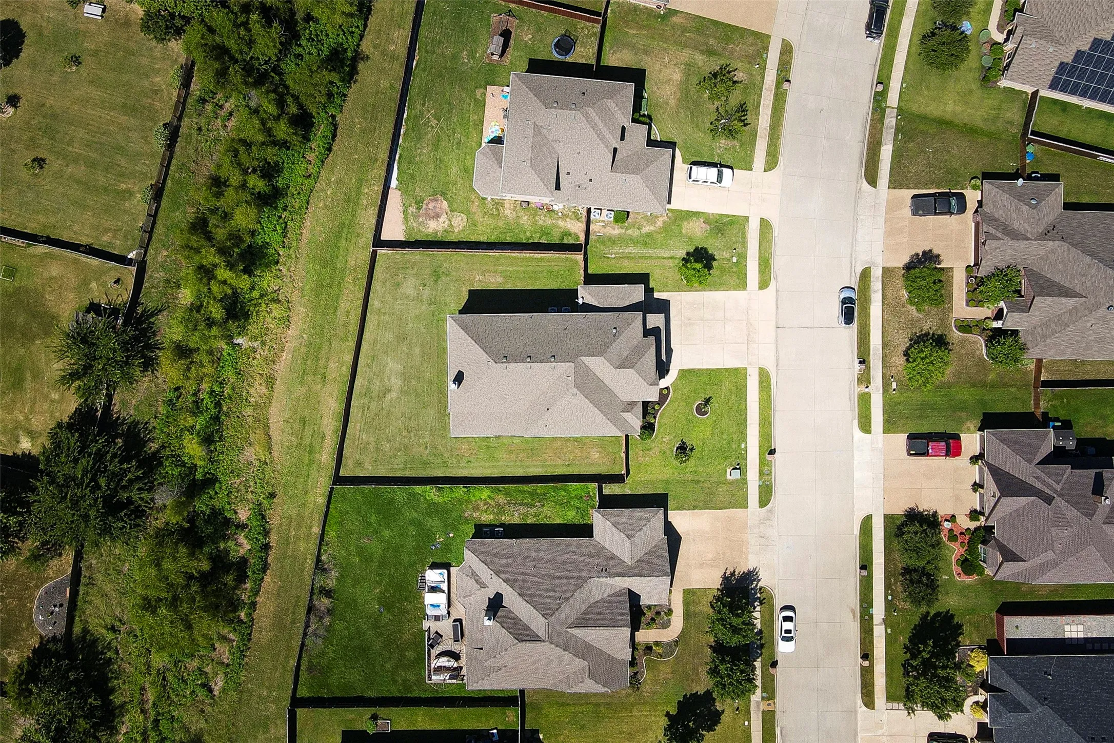 Single Family Residence For Sale in Denton County , 116 Mundelein Drive, Oak Point, Texas 75068, 4 Bedroom, 4 Bathroom, 3 Garage spaces, 3,582 Sqft, built in 2014, Preowned, mls#21243530, Real Estate Agent in Oak Point, Homes For Sale in Denton county, Homes For Sale in Oak Point, Realtor in Oak Point Texas, Real Estate Brokerage Independent Realty Texas, Luminita Cordes Realtor