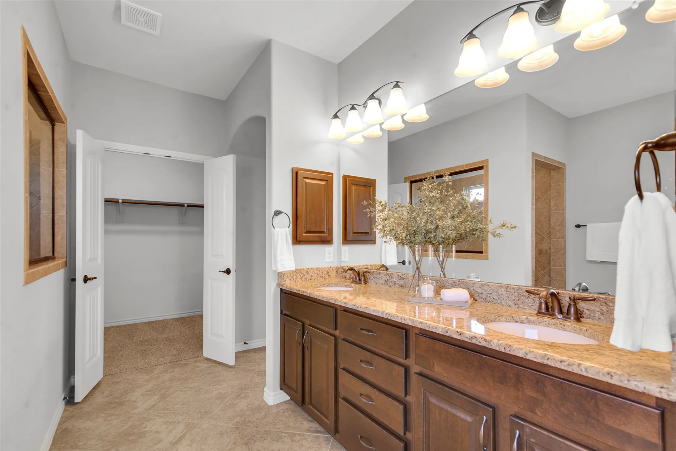 Single Family Residence For Sale in Denton County , 116 Mundelein Drive, Oak Point, Texas 75068, 4 Bedroom, 4 Bathroom, 3 Garage spaces, 3,582 Sqft, built in 2014, Preowned, mls#21243530, Real Estate Agent in Oak Point, Homes For Sale in Denton county, Homes For Sale in Oak Point, Realtor in Oak Point Texas, Real Estate Brokerage Independent Realty Texas, Luminita Cordes Realtor