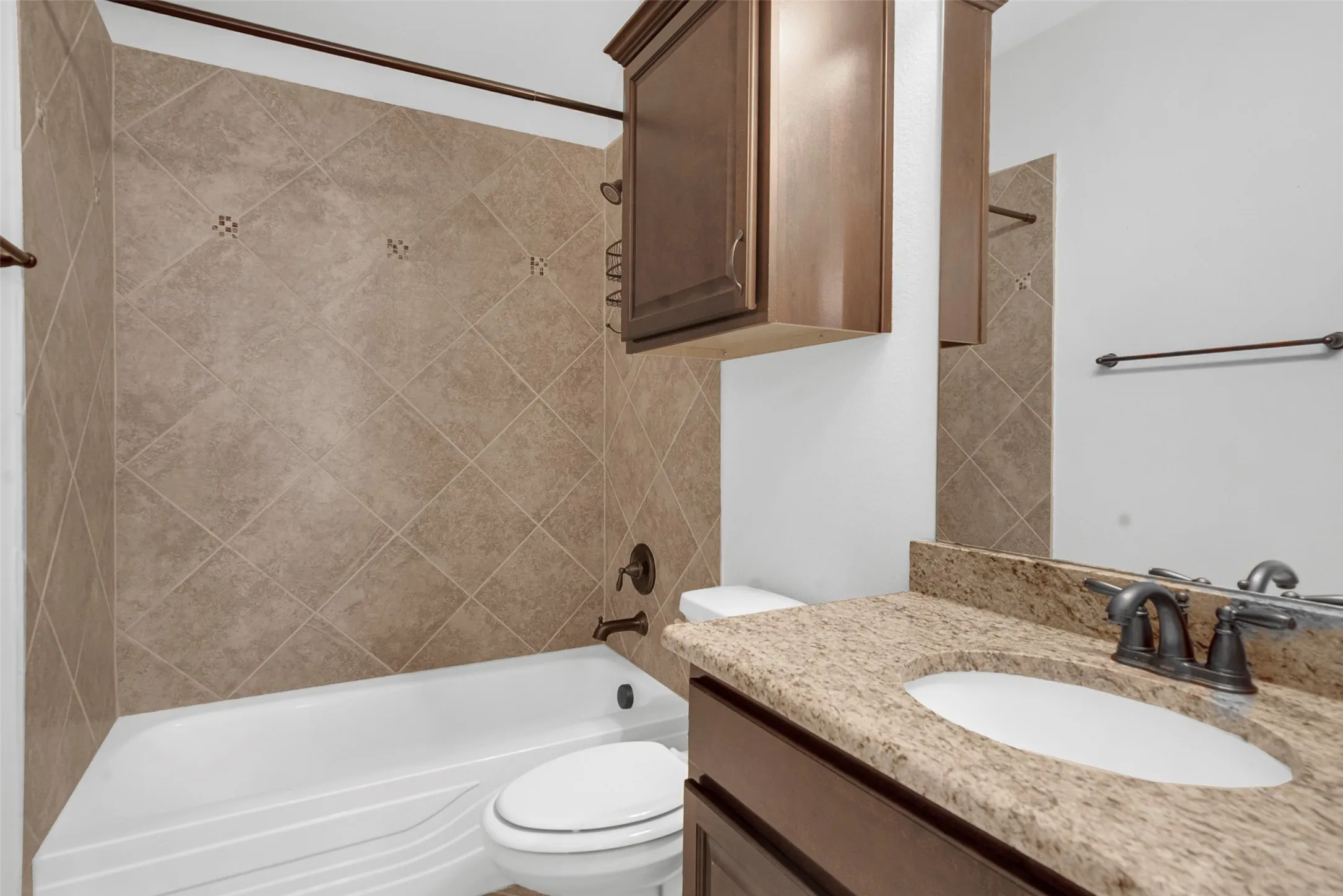 Single Family Residence For Sale in Denton County , 116 Mundelein Drive, Oak Point, Texas 75068, 4 Bedroom, 4 Bathroom, 3 Garage spaces, 3,582 Sqft, built in 2014, Preowned, mls#21243530, Real Estate Agent in Oak Point, Homes For Sale in Denton county, Homes For Sale in Oak Point, Realtor in Oak Point Texas, Real Estate Brokerage Independent Realty Texas, Luminita Cordes Realtor