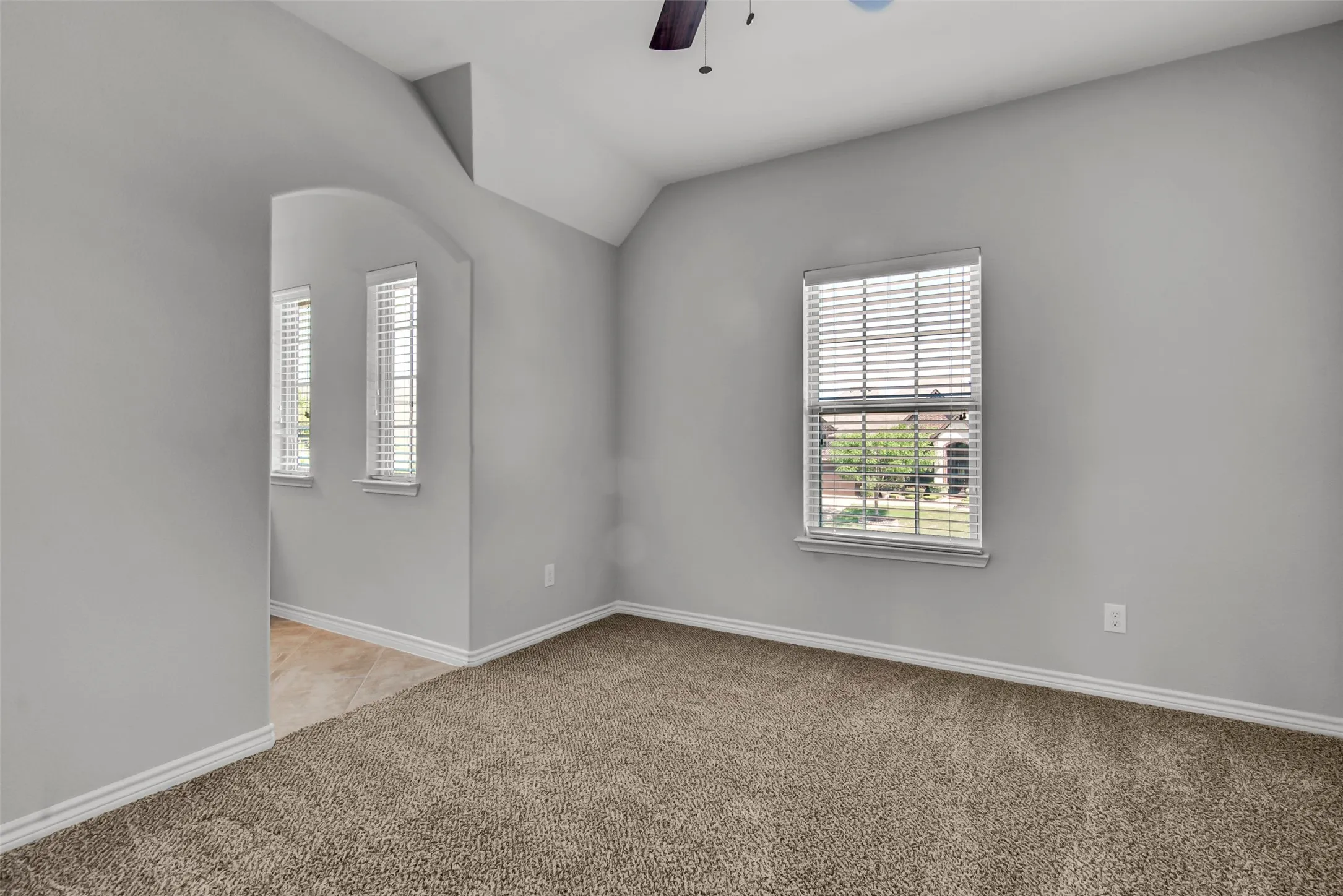 Single Family Residence For Sale in Denton County , 116 Mundelein Drive, Oak Point, Texas 75068, 4 Bedroom, 4 Bathroom, 3 Garage spaces, 3,582 Sqft, built in 2014, Preowned, mls#21243530, Real Estate Agent in Oak Point, Homes For Sale in Denton county, Homes For Sale in Oak Point, Realtor in Oak Point Texas, Real Estate Brokerage Independent Realty Texas, Luminita Cordes Realtor