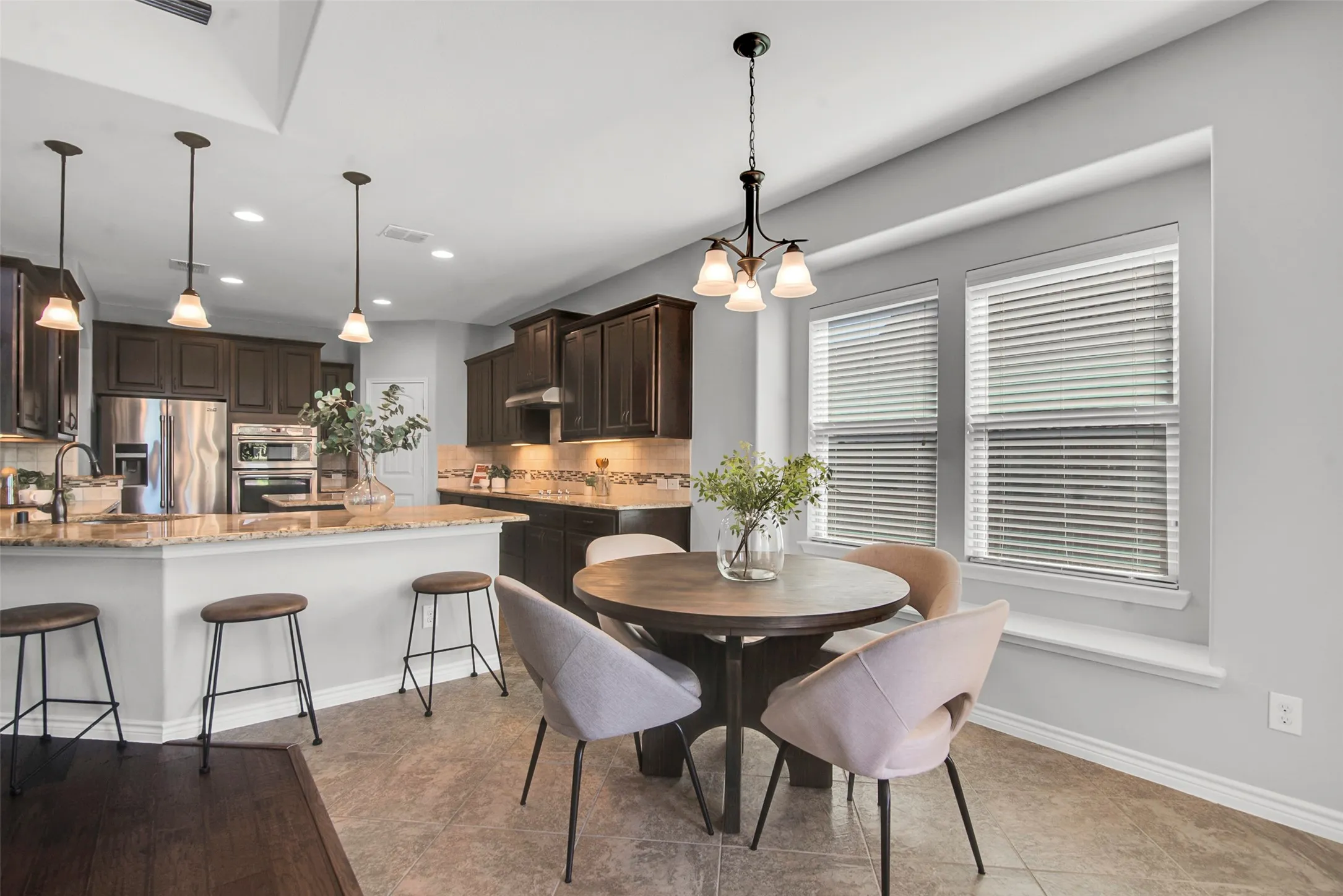 Single Family Residence For Sale in Denton County , 116 Mundelein Drive, Oak Point, Texas 75068, 4 Bedroom, 4 Bathroom, 3 Garage spaces, 3,582 Sqft, built in 2014, Preowned, mls#21243530, Real Estate Agent in Oak Point, Homes For Sale in Denton county, Homes For Sale in Oak Point, Realtor in Oak Point Texas, Real Estate Brokerage Independent Realty Texas, Luminita Cordes Realtor