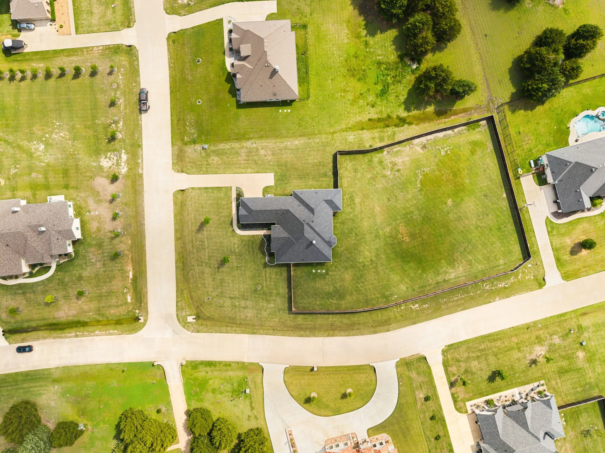Fully fenced in yard!
