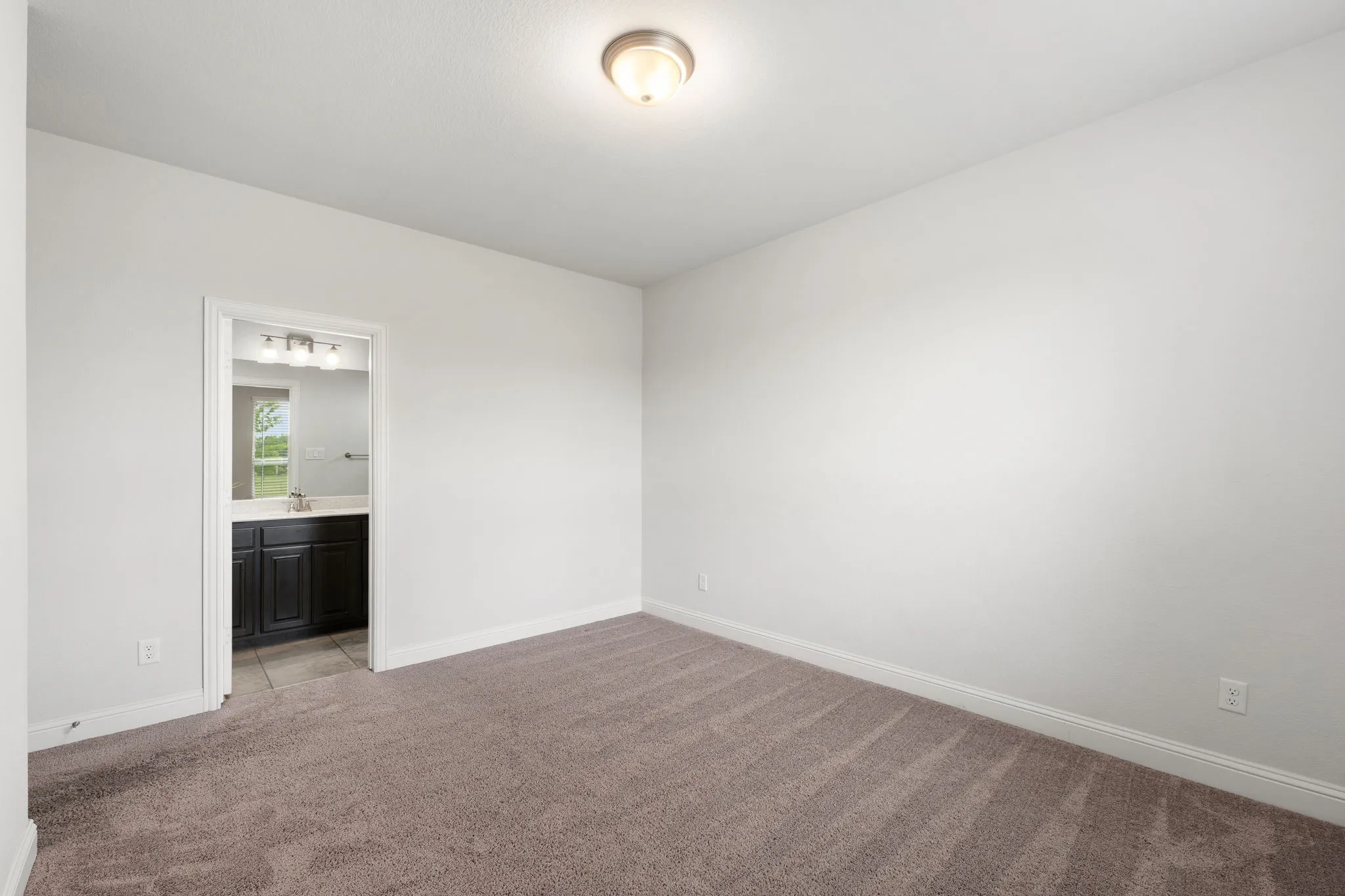 Bedroom with ensuite bath perfect for family or guests