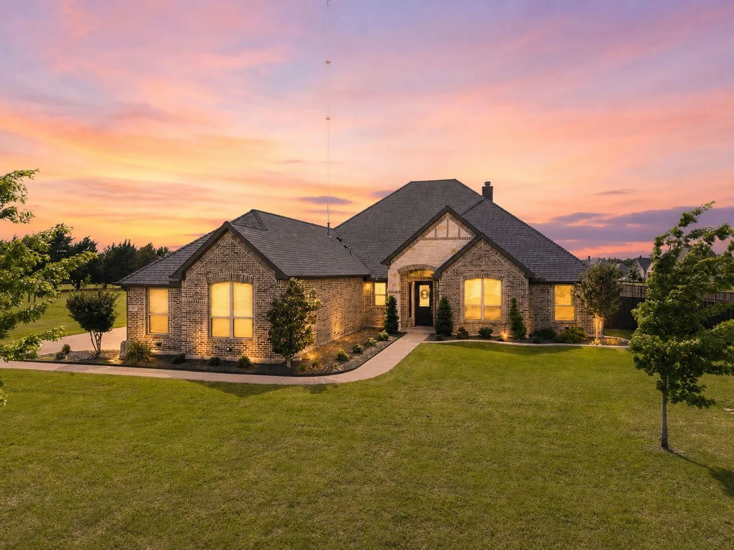 Single Family Residence For Sale in Ellis County , 4341 Rush Road, Midlothian, Texas 76065, 5 Bedroom, 4 Bathroom, 2 Garage spaces, 3,747 Sqft, built in 2019, Preowned, mls#21239540, Real Estate Agent in Midlothian, Homes For Sale in Ellis county, Homes For Sale in Midlothian, Realtor in Midlothian Texas, Real Estate Brokerage Independent Realty Texas, Luminita Cordes Realtor