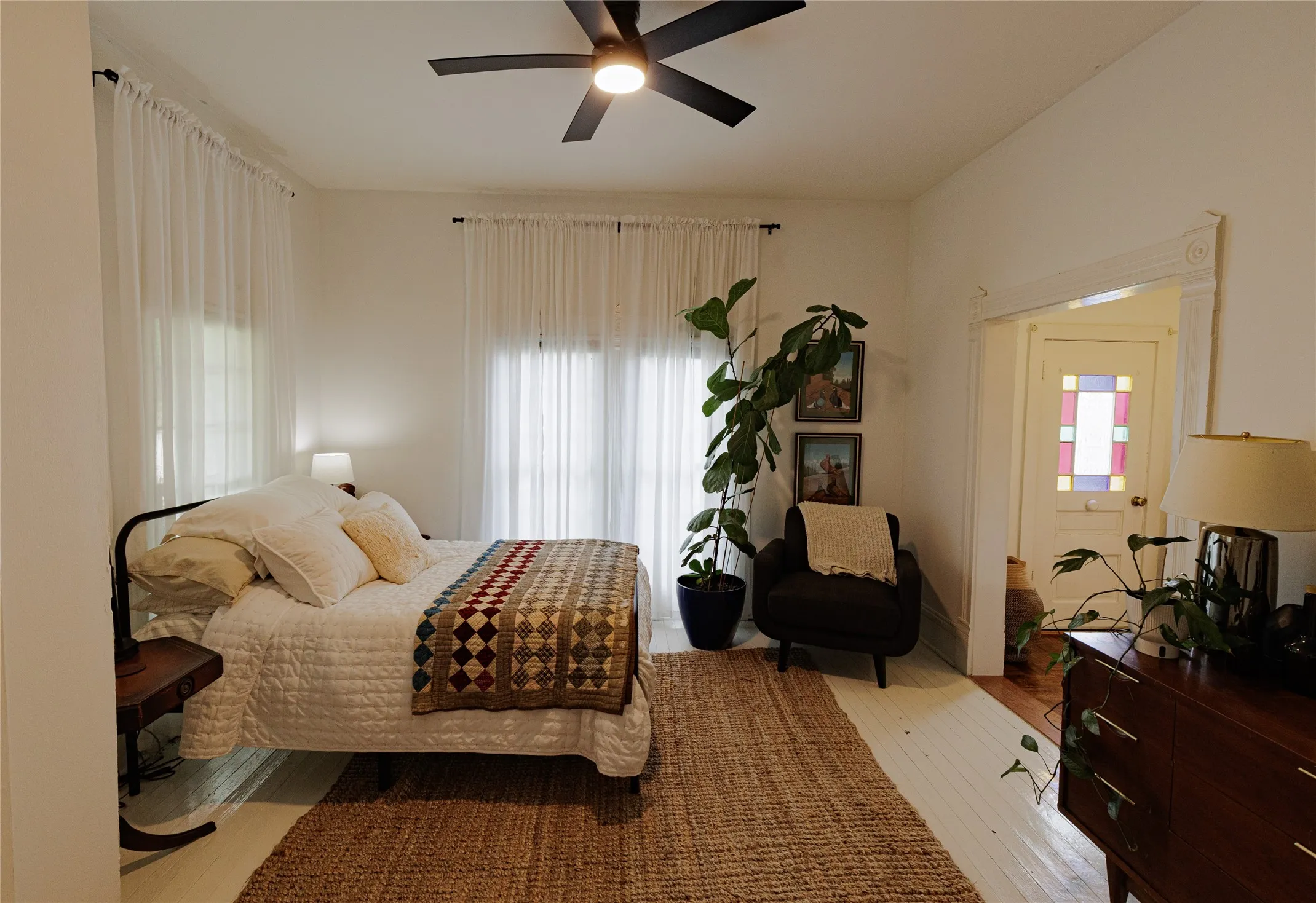 Single Family Residence For Sale in Wise County , 510 W Walnut Street, Decatur, Texas 76234, 3 Bedrooms, 3 Bathrooms, Garage spaces, 1,750 Sqft, built in 1945, Preowned, Price $499,000, mls#21241329, Real Estate Agent in Decatur, Homes For Sale in Wise county, Homes For Sale in Decatur, Realtor in Decatur Texas, Real Estate Brokerage Independent Realty Texas, Luminita Cordes Realtor