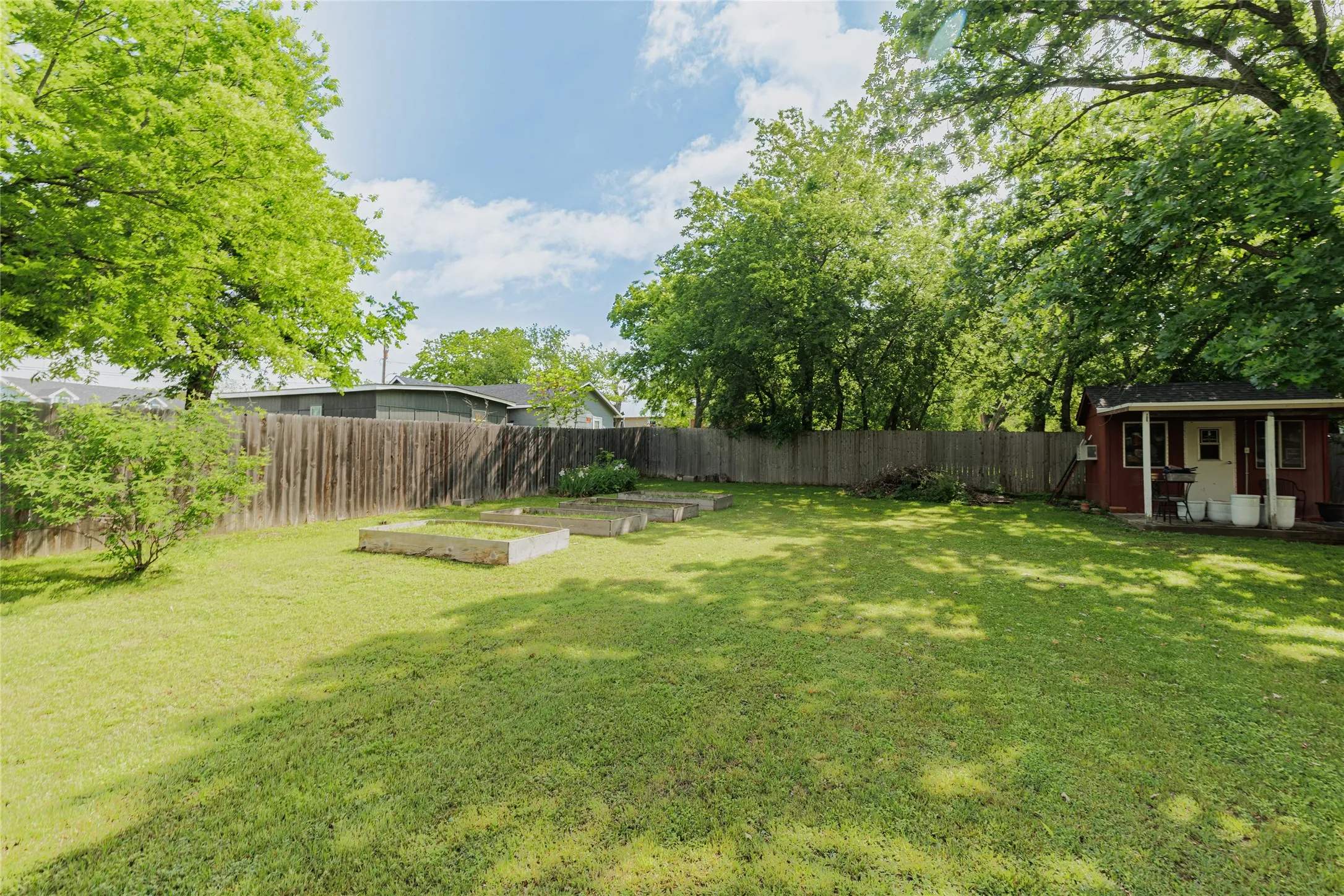 Single Family Residence For Sale in Wise County , 510 W Walnut Street, Decatur, Texas 76234, 3 Bedrooms, 3 Bathrooms, Garage spaces, 1,750 Sqft, built in 1945, Preowned, Price $499,000, mls#21241329, Real Estate Agent in Decatur, Homes For Sale in Wise county, Homes For Sale in Decatur, Realtor in Decatur Texas, Real Estate Brokerage Independent Realty Texas, Luminita Cordes Realtor