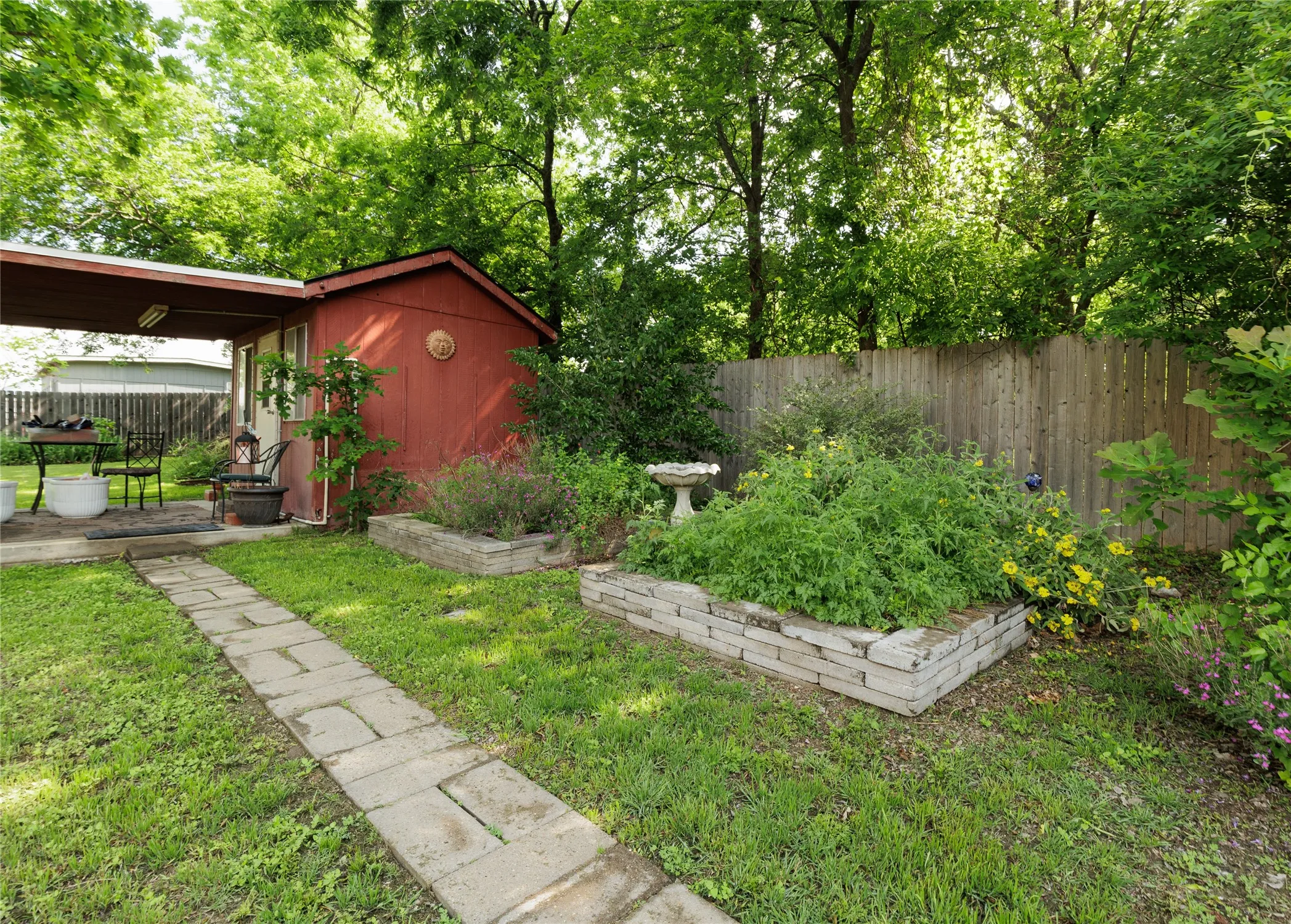 Single Family Residence For Sale in Wise County , 510 W Walnut Street, Decatur, Texas 76234, 3 Bedrooms, 3 Bathrooms, Garage spaces, 1,750 Sqft, built in 1945, Preowned, Price $499,000, mls#21241329, Real Estate Agent in Decatur, Homes For Sale in Wise county, Homes For Sale in Decatur, Realtor in Decatur Texas, Real Estate Brokerage Independent Realty Texas, Luminita Cordes Realtor