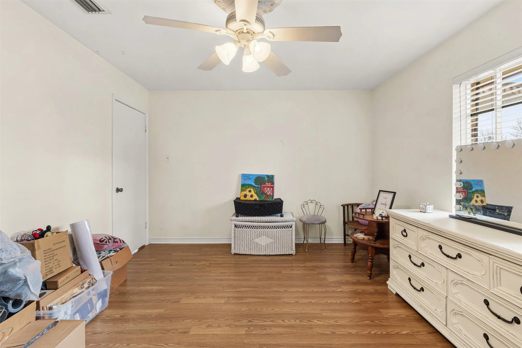 Single Family Residence For Sale in Panola County , 1302 W Sabine Street, Carthage, Texas 75633, 3 Bedroom, 3 Bathroom, Garage spaces, 2,340 Sqft, built in 1979, Preowned, mls#21242787, Real Estate Agent in Carthage, Homes For Sale in Panola county, Homes For Sale in Carthage, Realtor in Carthage Texas, Real Estate Brokerage Independent Realty Texas, Luminita Cordes Realtor