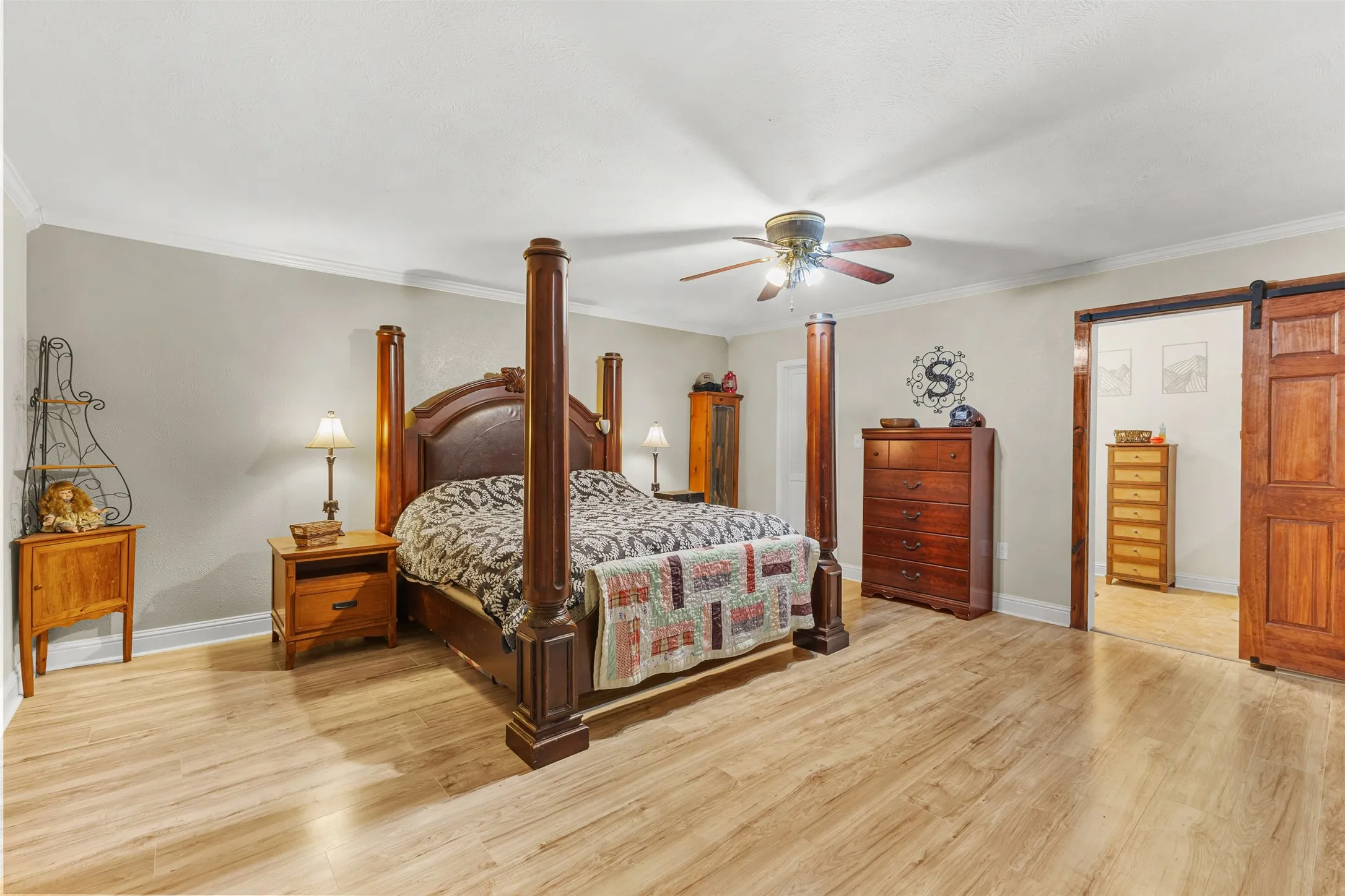 Single Family Residence For Sale in Panola County , 1302 W Sabine Street, Carthage, Texas 75633, 3 Bedroom, 3 Bathroom, Garage spaces, 2,340 Sqft, built in 1979, Preowned, mls#21242787, Real Estate Agent in Carthage, Homes For Sale in Panola county, Homes For Sale in Carthage, Realtor in Carthage Texas, Real Estate Brokerage Independent Realty Texas, Luminita Cordes Realtor