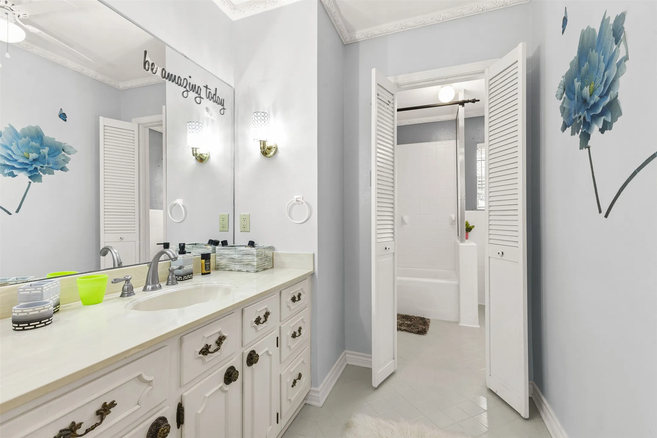 Single Family Residence For Sale in Panola County , 1302 W Sabine Street, Carthage, Texas 75633, 3 Bedroom, 3 Bathroom, Garage spaces, 2,340 Sqft, built in 1979, Preowned, mls#21242787, Real Estate Agent in Carthage, Homes For Sale in Panola county, Homes For Sale in Carthage, Realtor in Carthage Texas, Real Estate Brokerage Independent Realty Texas, Luminita Cordes Realtor
