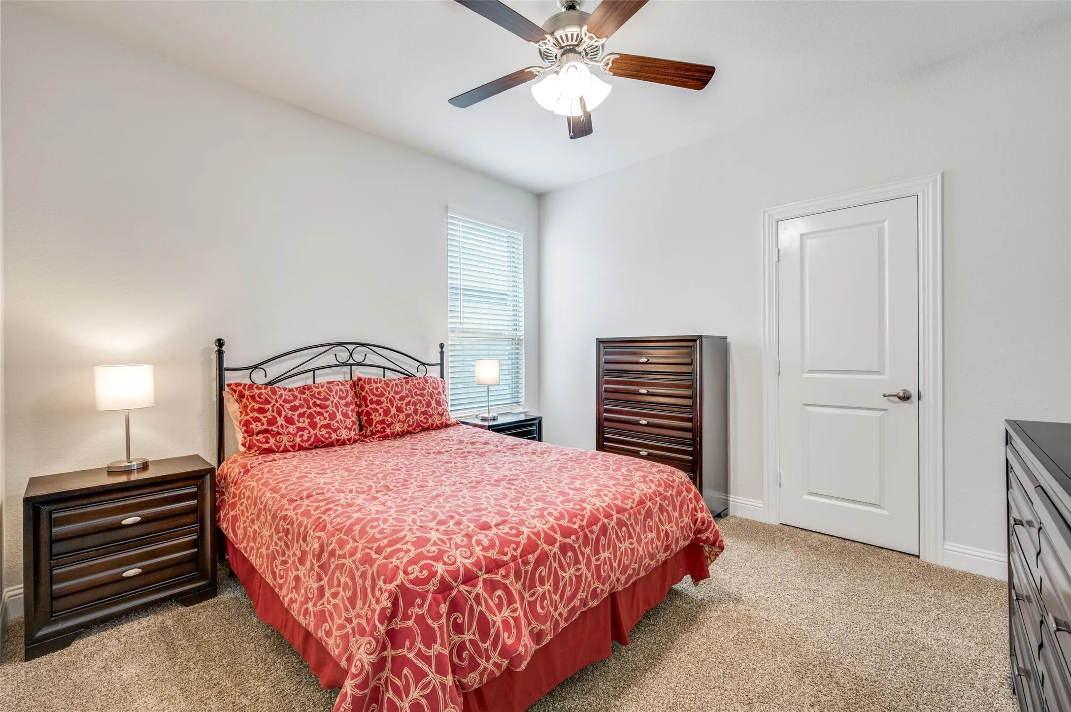 Single Family Residence For Sale in Denton County , 10509 Table Bluff Street, Aubrey, Texas 76227, 4 Bedroom, 3 Bathroom, 2 Garage spaces, 2,449 Sqft, built in 2021, Preowned, mls#21243607, Real Estate Agent in Aubrey, Homes For Sale in Denton county, Homes For Sale in Aubrey, Realtor in Aubrey Texas, Real Estate Brokerage Independent Realty Texas, Luminita Cordes Realtor