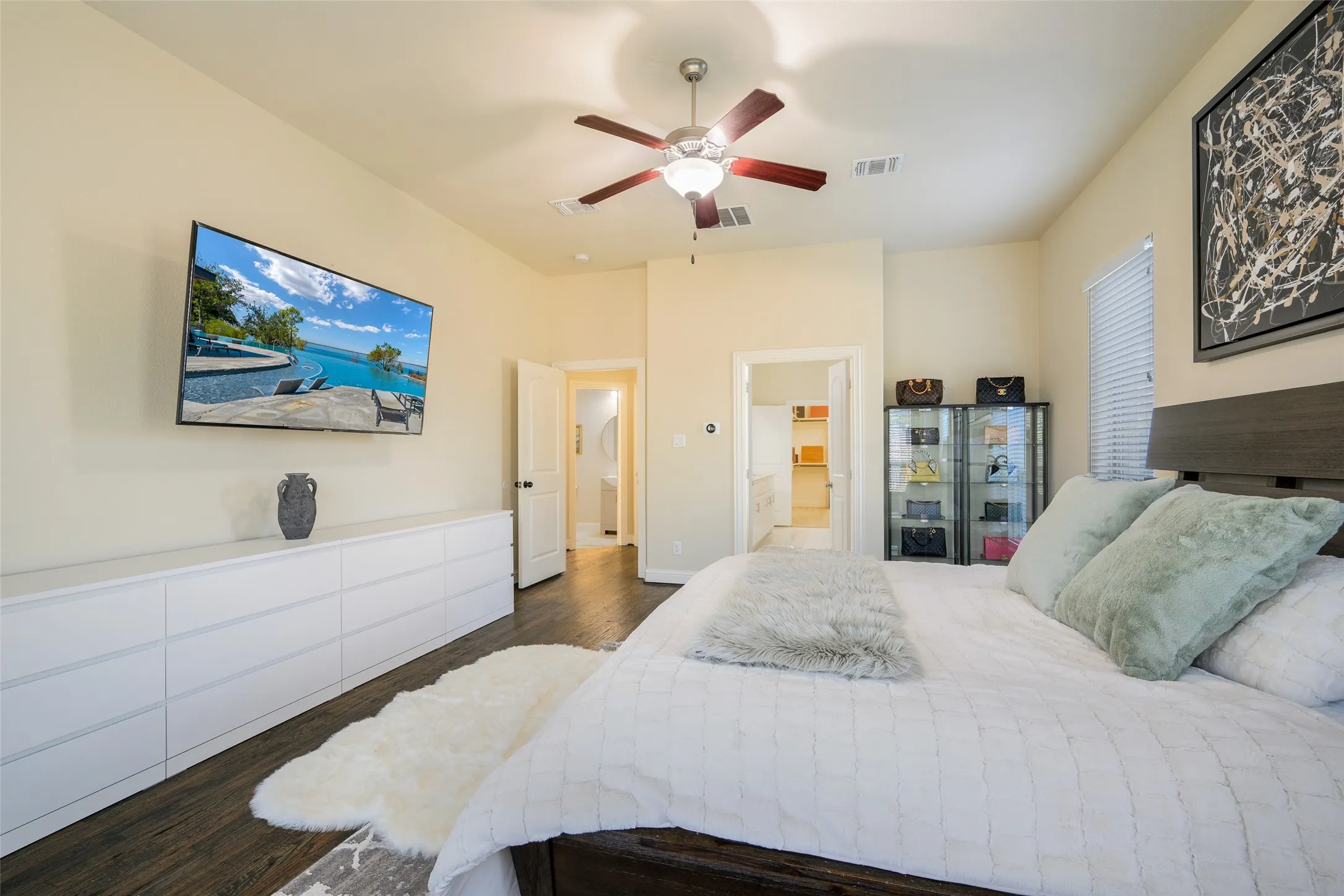 Single Family Residence For Sale in Denton County , 7524 Glenturret Circle, The Colony, Texas 75056, 6 Bedroom, 6 Bathroom, 2 Garage spaces, 5,508 Sqft, built in 2013, Preowned, mls#21243648, Real Estate Agent in The Colony, Homes For Sale in Denton county, Homes For Sale in The Colony, Realtor in The Colony Texas, Real Estate Brokerage Independent Realty Texas, Luminita Cordes Realtor