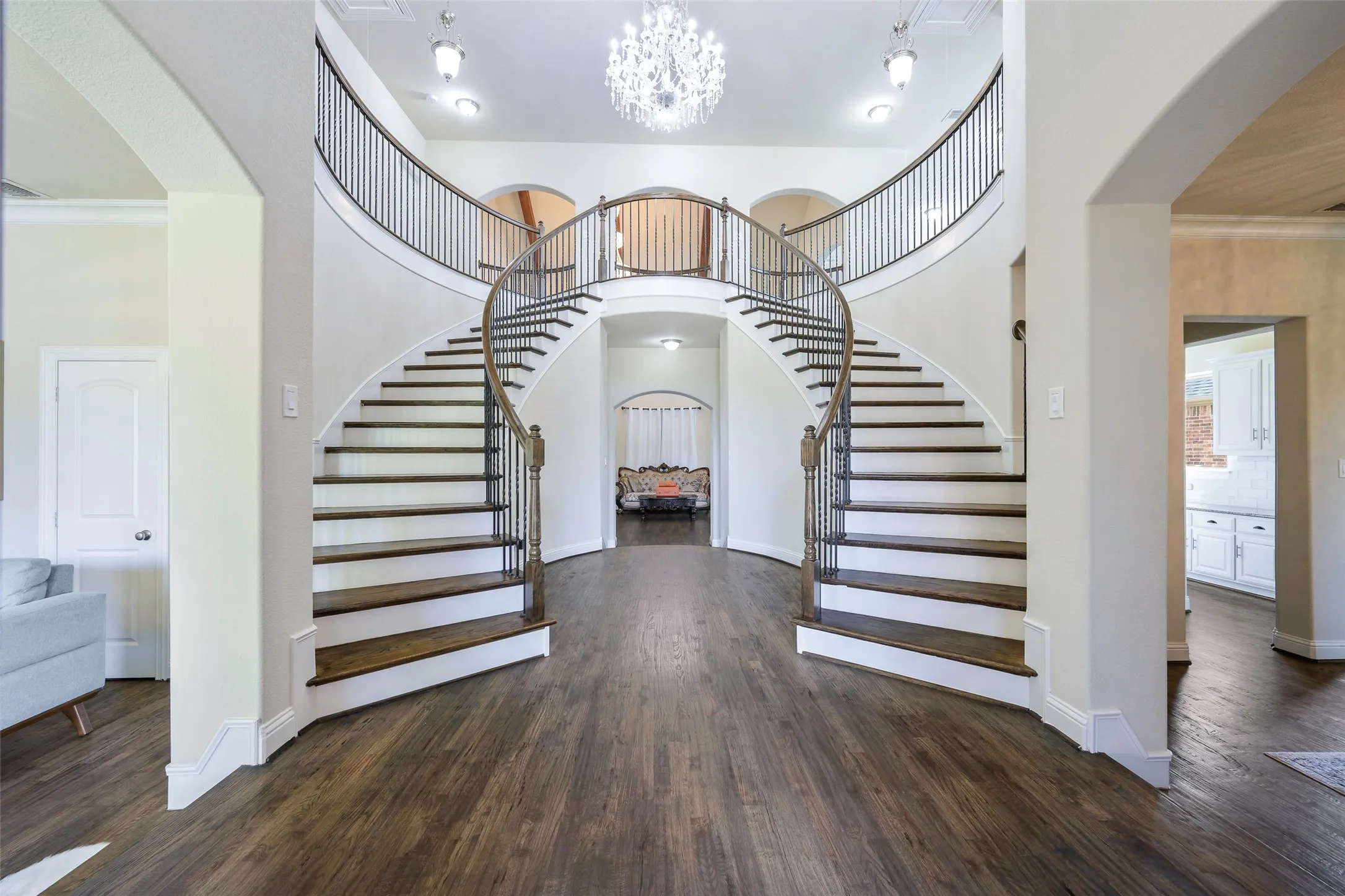 Single Family Residence For Sale in Denton County , 7524 Glenturret Circle, The Colony, Texas 75056, 6 Bedroom, 6 Bathroom, 2 Garage spaces, 5,508 Sqft, built in 2013, Preowned, mls#21243648, Real Estate Agent in The Colony, Homes For Sale in Denton county, Homes For Sale in The Colony, Realtor in The Colony Texas, Real Estate Brokerage Independent Realty Texas, Luminita Cordes Realtor