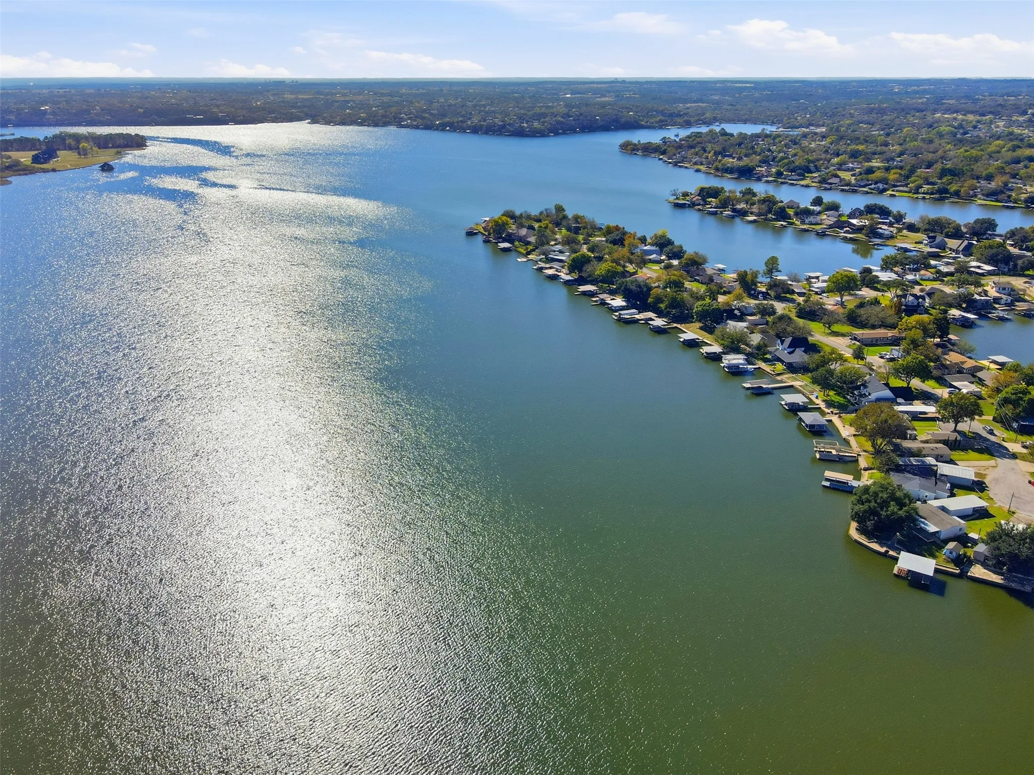 Mobile Home For Sale in Hood County , 4016 Linda Court, Granbury, Texas 76048, 2 Bedroom, 2 Bathroom, 2 Garage spaces, 1,372 Sqft, built in 1981, mls#21206386, Real Estate Agent in Granbury, Homes For Sale in Hood county, Homes For Sale in Granbury, Realtor in Granbury Texas, Real Estate Brokerage Independent Realty Texas, Luminita Cordes Realtor