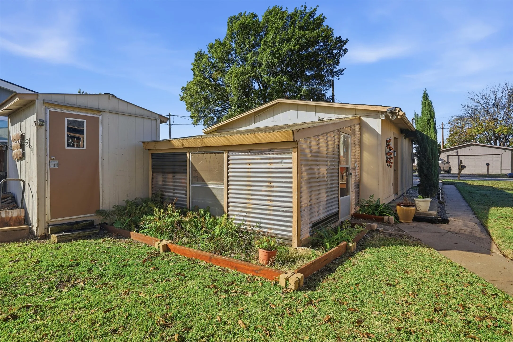 Greenhouse & Shed