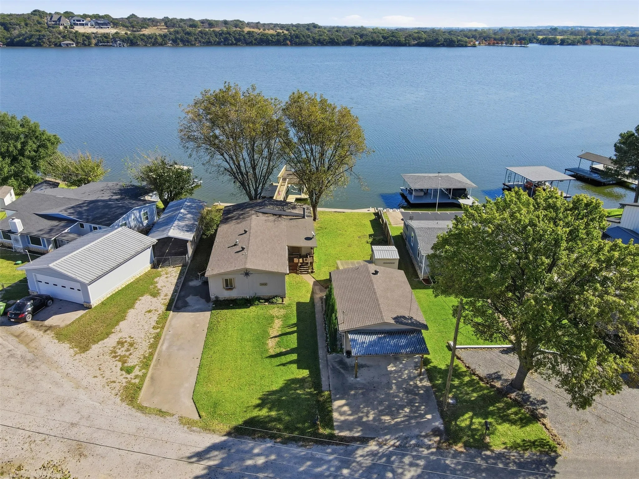 Mobile Home For Sale in Hood County , 4016 Linda Court, Granbury, Texas 76048, 2 Bedroom, 2 Bathroom, 2 Garage spaces, 1,372 Sqft, built in 1981, mls#21206386, Real Estate Agent in Granbury, Homes For Sale in Hood county, Homes For Sale in Granbury, Realtor in Granbury Texas, Real Estate Brokerage Independent Realty Texas, Luminita Cordes Realtor