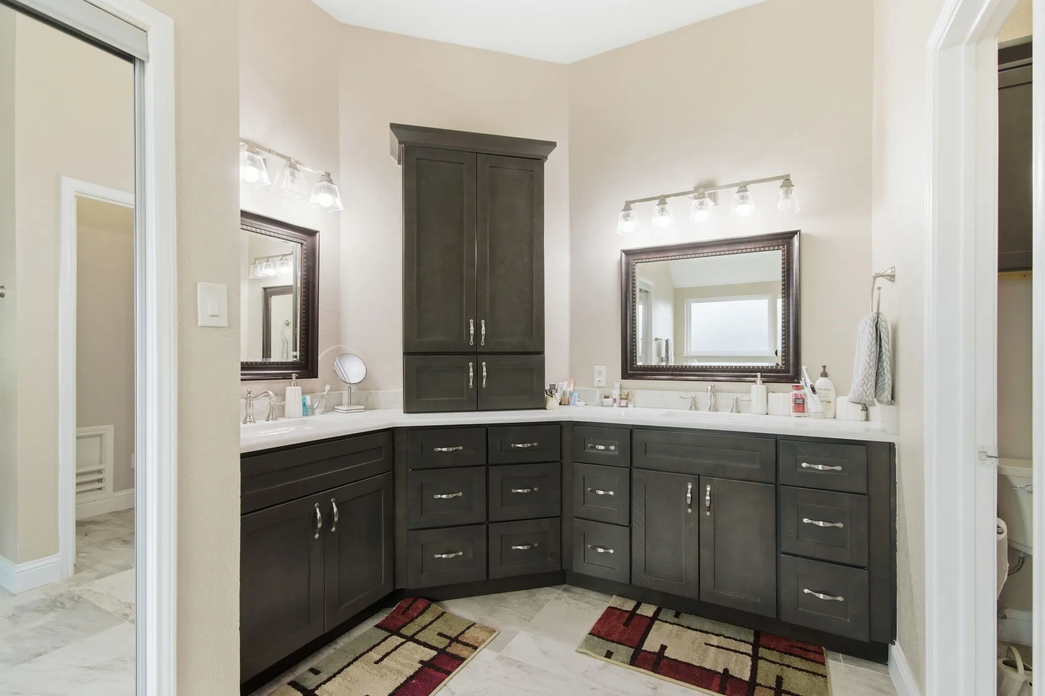 Single Family Residence For Sale in Denton County , 3852 Harrison Drive, Carrollton, Texas 75010, 4 Bedroom, 3 Bathroom, 2 Garage spaces, 2,696 Sqft, built in 1997, Preowned, mls#21219000, Real Estate Agent in Carrollton, Homes For Sale in Denton county, Homes For Sale in Carrollton, Realtor in Carrollton Texas, Real Estate Brokerage Independent Realty Texas, Luminita Cordes Realtor