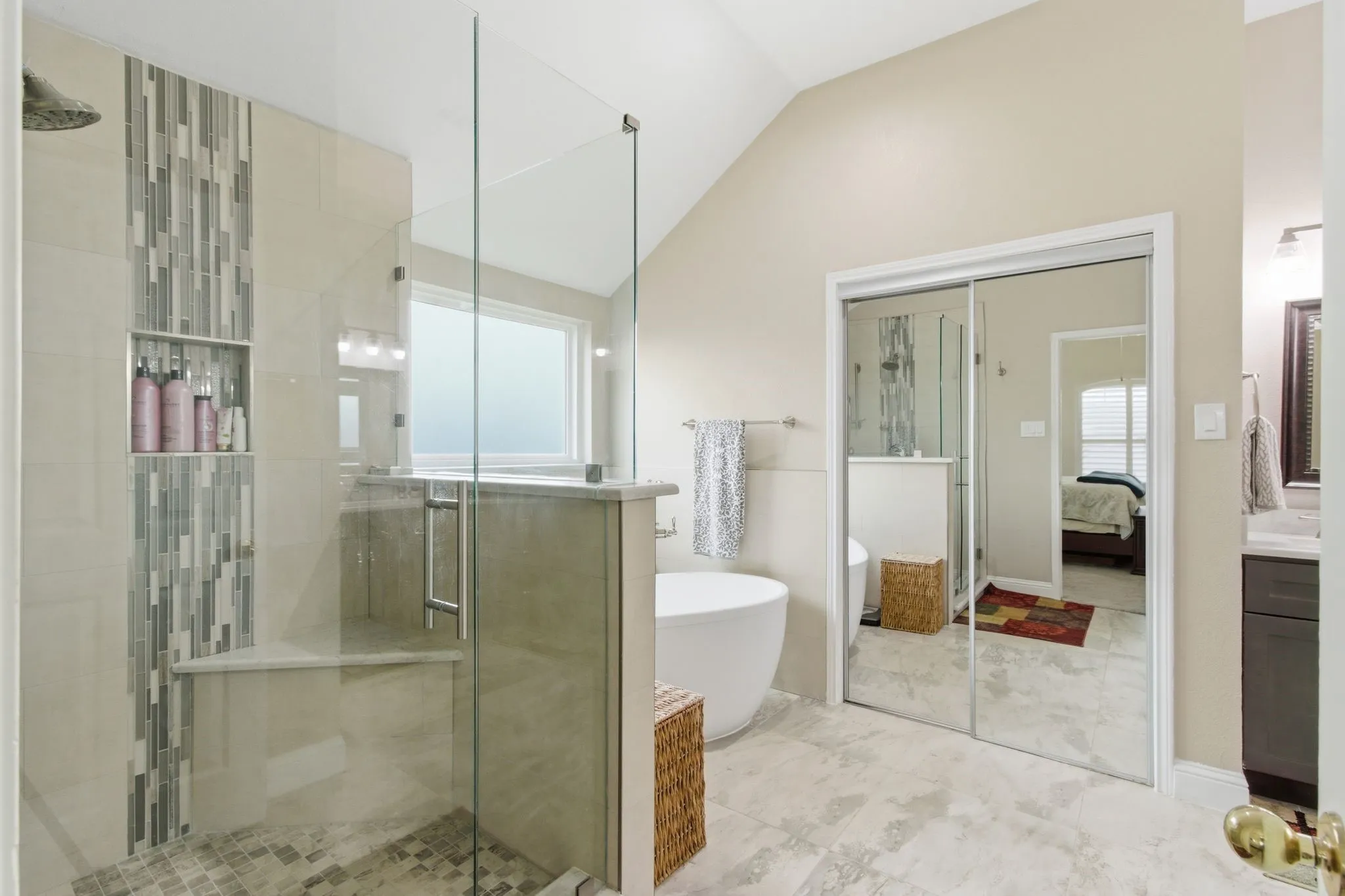 Single Family Residence For Sale in Denton County , 3852 Harrison Drive, Carrollton, Texas 75010, 4 Bedroom, 3 Bathroom, 2 Garage spaces, 2,696 Sqft, built in 1997, Preowned, mls#21219000, Real Estate Agent in Carrollton, Homes For Sale in Denton county, Homes For Sale in Carrollton, Realtor in Carrollton Texas, Real Estate Brokerage Independent Realty Texas, Luminita Cordes Realtor