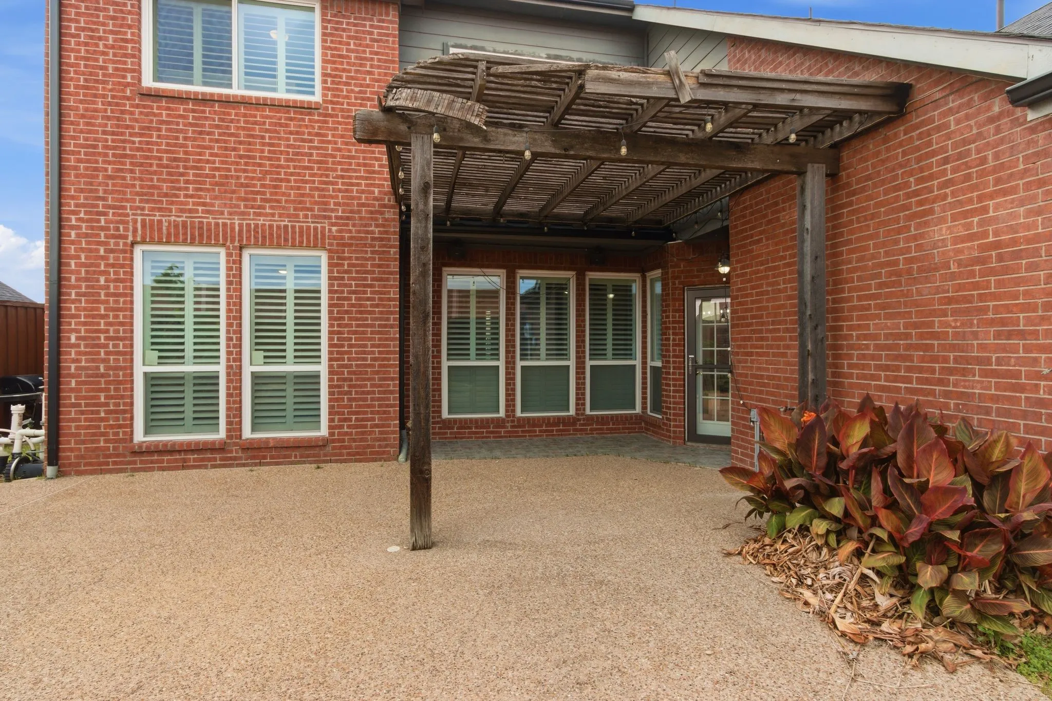 Single Family Residence For Sale in Denton County , 3852 Harrison Drive, Carrollton, Texas 75010, 4 Bedroom, 3 Bathroom, 2 Garage spaces, 2,696 Sqft, built in 1997, Preowned, mls#21219000, Real Estate Agent in Carrollton, Homes For Sale in Denton county, Homes For Sale in Carrollton, Realtor in Carrollton Texas, Real Estate Brokerage Independent Realty Texas, Luminita Cordes Realtor