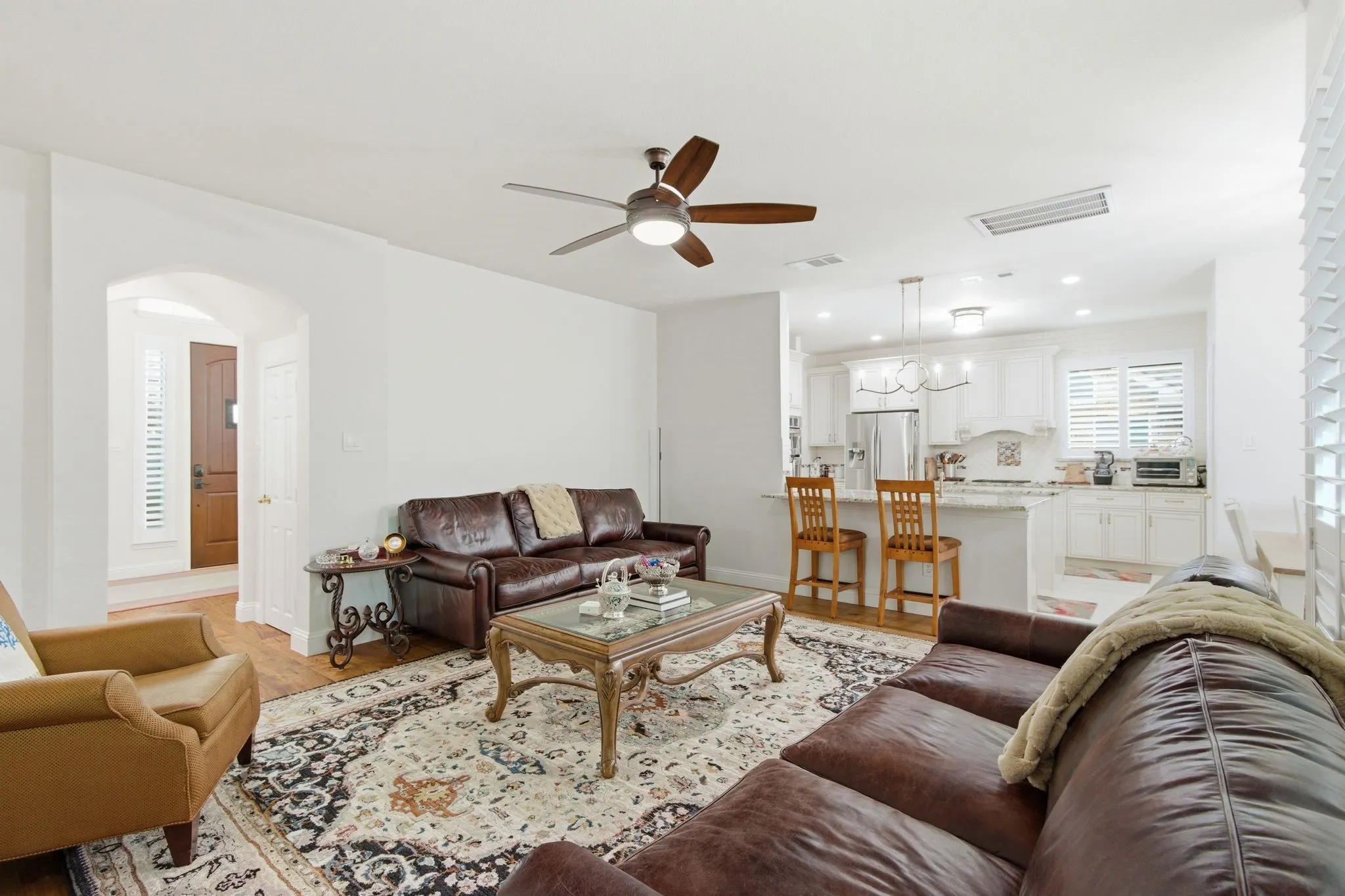Single Family Residence For Sale in Denton County , 3852 Harrison Drive, Carrollton, Texas 75010, 4 Bedroom, 3 Bathroom, 2 Garage spaces, 2,696 Sqft, built in 1997, Preowned, mls#21219000, Real Estate Agent in Carrollton, Homes For Sale in Denton county, Homes For Sale in Carrollton, Realtor in Carrollton Texas, Real Estate Brokerage Independent Realty Texas, Luminita Cordes Realtor