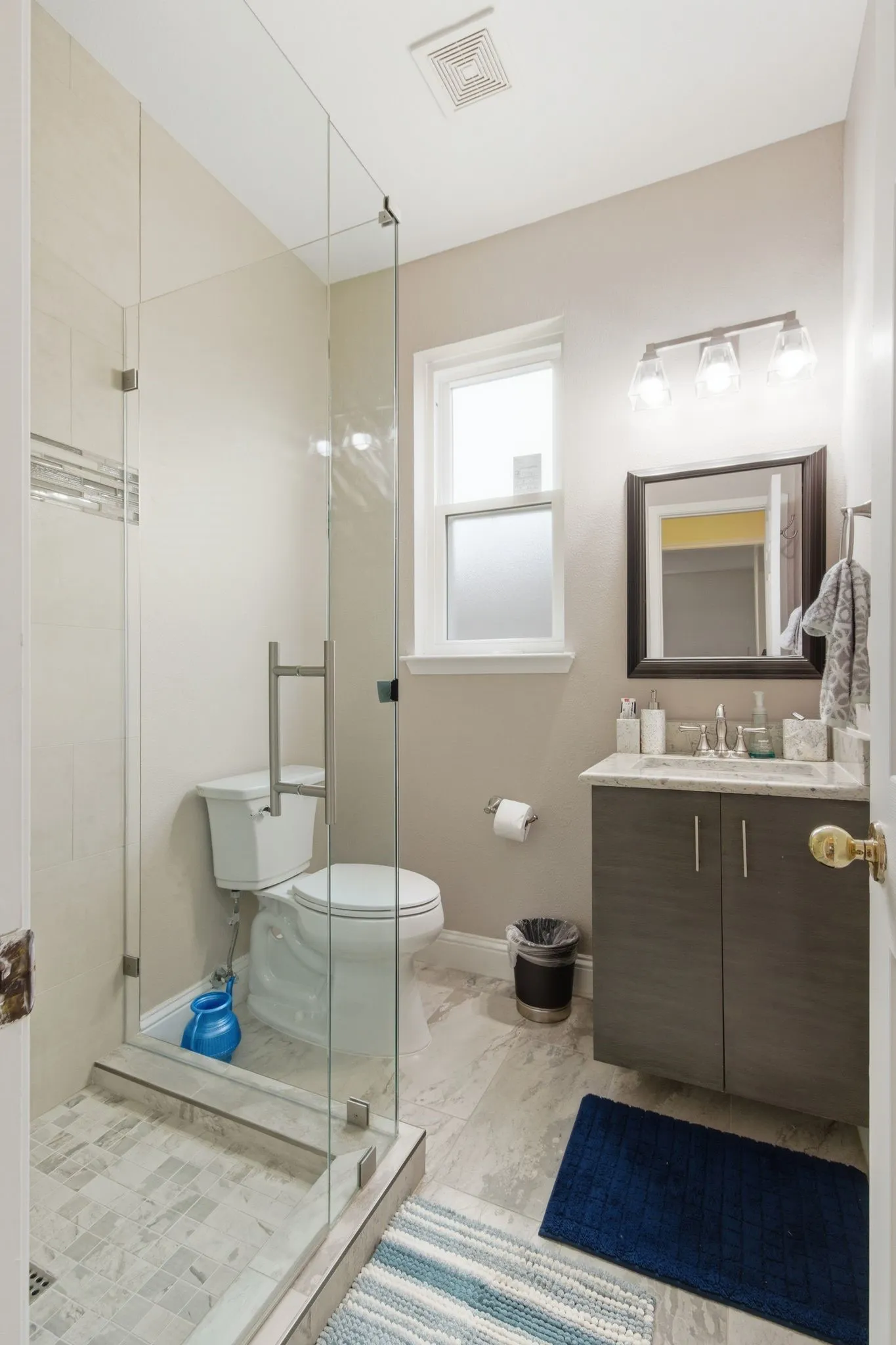 Single Family Residence For Sale in Denton County , 3852 Harrison Drive, Carrollton, Texas 75010, 4 Bedroom, 3 Bathroom, 2 Garage spaces, 2,696 Sqft, built in 1997, Preowned, mls#21219000, Real Estate Agent in Carrollton, Homes For Sale in Denton county, Homes For Sale in Carrollton, Realtor in Carrollton Texas, Real Estate Brokerage Independent Realty Texas, Luminita Cordes Realtor