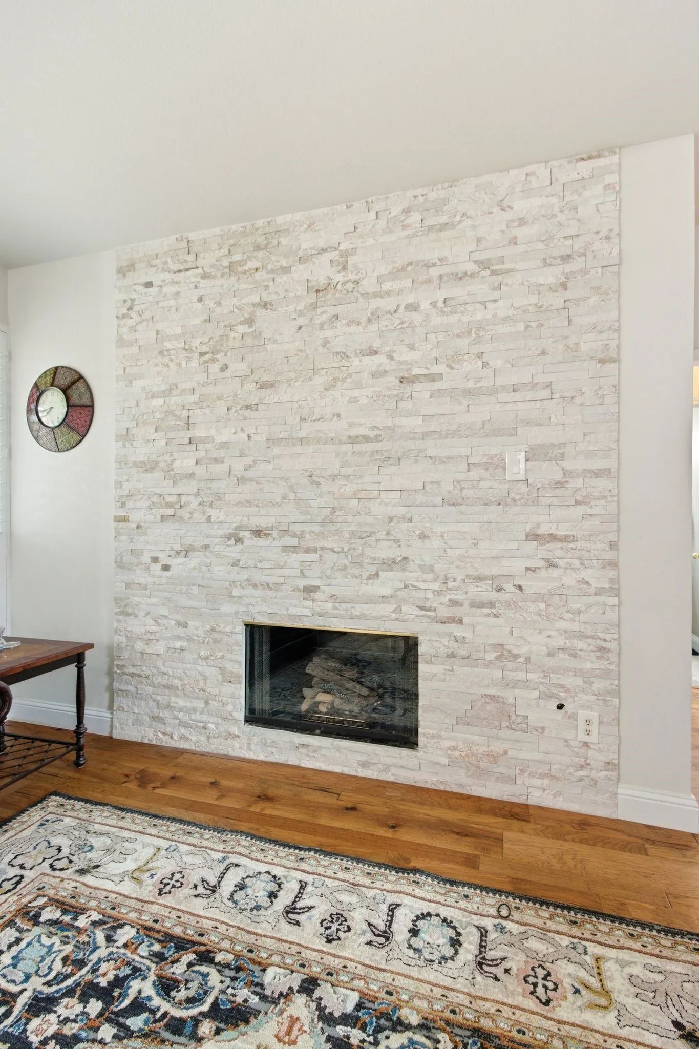 Single Family Residence For Sale in Denton County , 3852 Harrison Drive, Carrollton, Texas 75010, 4 Bedroom, 3 Bathroom, 2 Garage spaces, 2,696 Sqft, built in 1997, Preowned, mls#21219000, Real Estate Agent in Carrollton, Homes For Sale in Denton county, Homes For Sale in Carrollton, Realtor in Carrollton Texas, Real Estate Brokerage Independent Realty Texas, Luminita Cordes Realtor