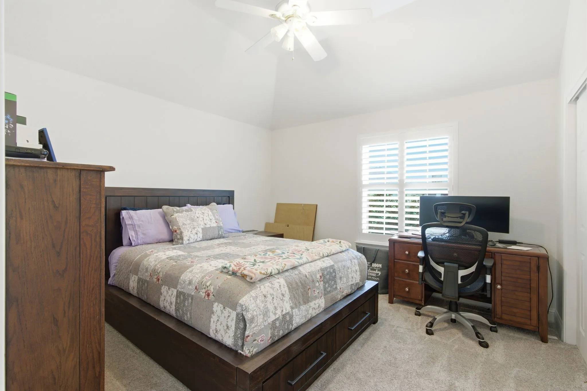 Single Family Residence For Sale in Denton County , 3852 Harrison Drive, Carrollton, Texas 75010, 4 Bedroom, 3 Bathroom, 2 Garage spaces, 2,696 Sqft, built in 1997, Preowned, mls#21219000, Real Estate Agent in Carrollton, Homes For Sale in Denton county, Homes For Sale in Carrollton, Realtor in Carrollton Texas, Real Estate Brokerage Independent Realty Texas, Luminita Cordes Realtor