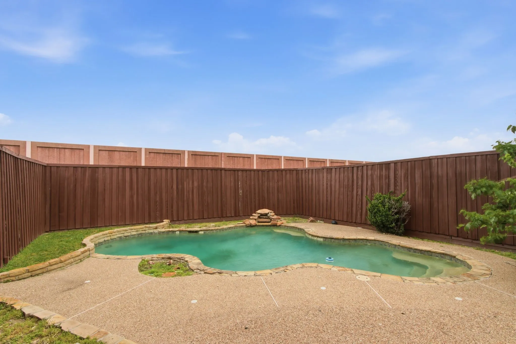 Single Family Residence For Sale in Denton County , 3852 Harrison Drive, Carrollton, Texas 75010, 4 Bedroom, 3 Bathroom, 2 Garage spaces, 2,696 Sqft, built in 1997, Preowned, mls#21219000, Real Estate Agent in Carrollton, Homes For Sale in Denton county, Homes For Sale in Carrollton, Realtor in Carrollton Texas, Real Estate Brokerage Independent Realty Texas, Luminita Cordes Realtor