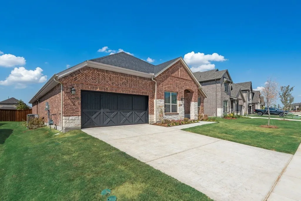 Single Family Residence For Sale in Denton County , 2272 Valencia Drive, Little Elm, Texas 75068, 4 Bedroom, 4 Bathroom, 3 Garage spaces, 2,787 Sqft, built in 2024, New Construction - Complete, mls#21243668, Real Estate Agent in Little Elm, Homes For Sale in Denton county, Homes For Sale in Little Elm, Realtor in Little Elm Texas, Real Estate Brokerage Independent Realty Texas, Luminita Cordes Realtor