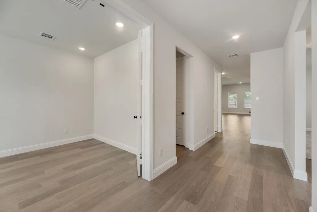 Single Family Residence For Sale in Denton County , 2272 Valencia Drive, Little Elm, Texas 75068, 4 Bedroom, 4 Bathroom, 3 Garage spaces, 2,787 Sqft, built in 2024, New Construction - Complete, mls#21243668, Real Estate Agent in Little Elm, Homes For Sale in Denton county, Homes For Sale in Little Elm, Realtor in Little Elm Texas, Real Estate Brokerage Independent Realty Texas, Luminita Cordes Realtor