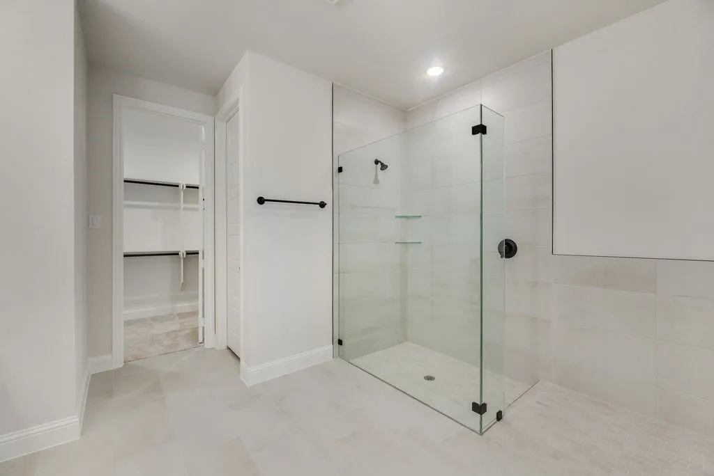 Single Family Residence For Sale in Denton County , 2272 Valencia Drive, Little Elm, Texas 75068, 4 Bedroom, 4 Bathroom, 3 Garage spaces, 2,787 Sqft, built in 2024, New Construction - Complete, mls#21243668, Real Estate Agent in Little Elm, Homes For Sale in Denton county, Homes For Sale in Little Elm, Realtor in Little Elm Texas, Real Estate Brokerage Independent Realty Texas, Luminita Cordes Realtor