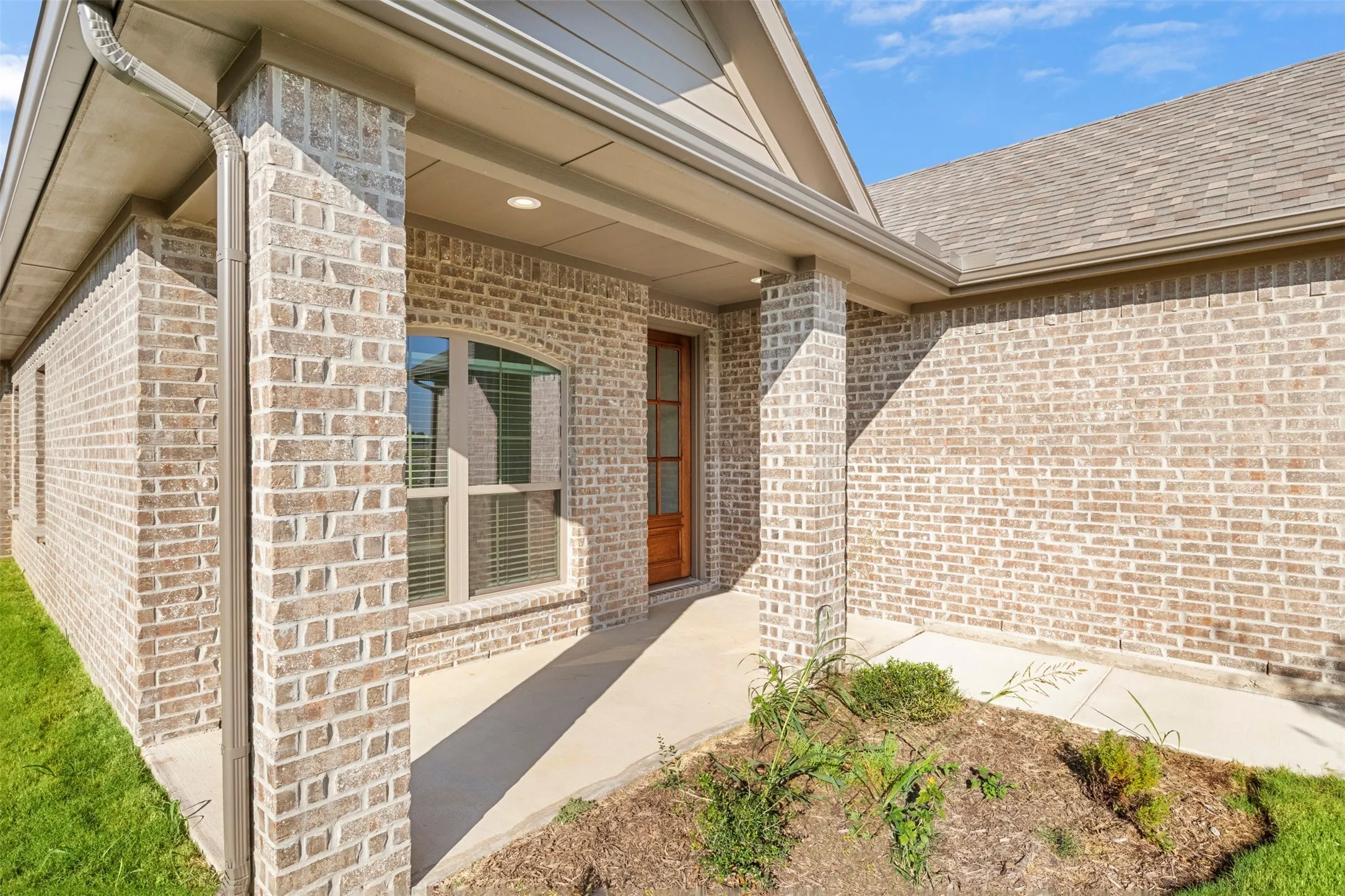 Single Family Residence For Sale in Ellis County , 701 Escovedo Drive, Italy, Texas 76651, 3 Bedroom, 2 Bathroom, 2 Garage spaces, 1,669 Sqft, built in 2025, New Construction - Complete, mls#21243622, Real Estate Agent in Italy, Homes For Sale in Ellis county, Homes For Sale in Italy, Realtor in Italy Texas, Real Estate Brokerage Independent Realty Texas, Luminita Cordes Realtor
