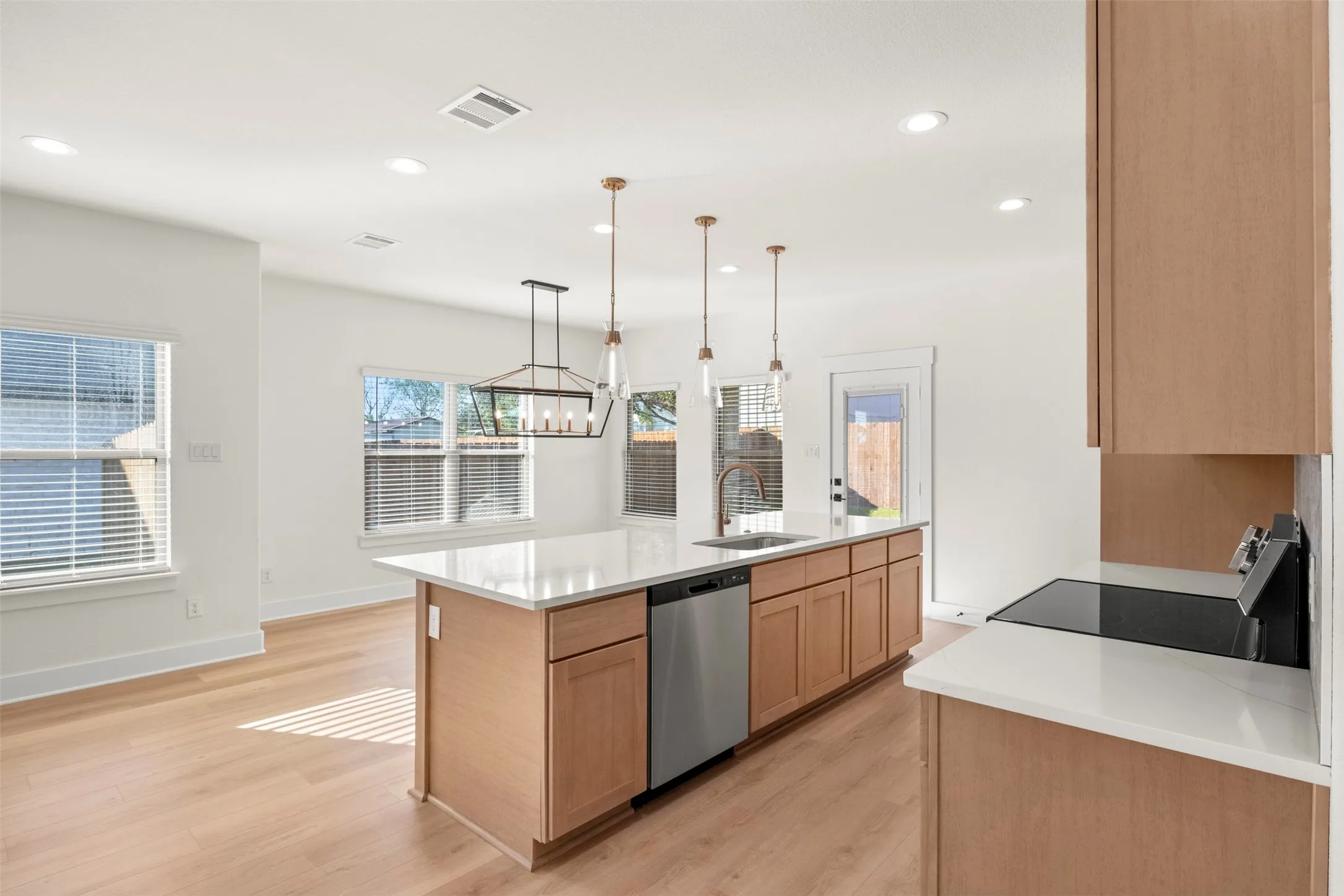 Single Family Residence For Sale in Ellis County , 701 Escovedo Drive, Italy, Texas 76651, 3 Bedroom, 2 Bathroom, 2 Garage spaces, 1,669 Sqft, built in 2025, New Construction - Complete, mls#21243622, Real Estate Agent in Italy, Homes For Sale in Ellis county, Homes For Sale in Italy, Realtor in Italy Texas, Real Estate Brokerage Independent Realty Texas, Luminita Cordes Realtor