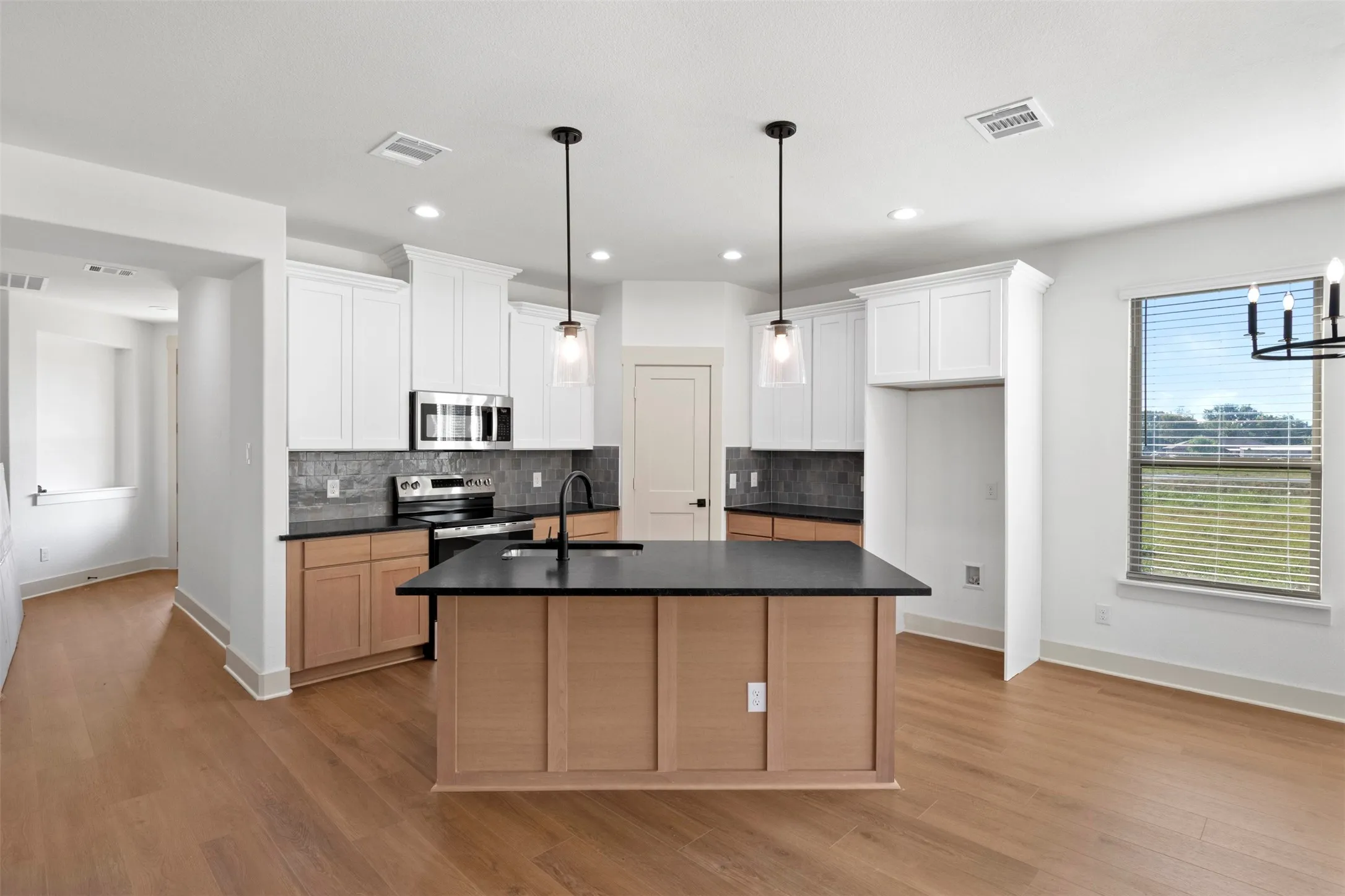 Single Family Residence For Sale in Ellis County , 713 Escovedo Drive, Italy, Texas 76651, 4 Bedroom, 2 Bathroom, 2 Garage spaces, 1,600 Sqft, built in 2025, New Construction - Complete, mls#21243588, Real Estate Agent in Italy, Homes For Sale in Ellis county, Homes For Sale in Italy, Realtor in Italy Texas, Real Estate Brokerage Independent Realty Texas, Luminita Cordes Realtor