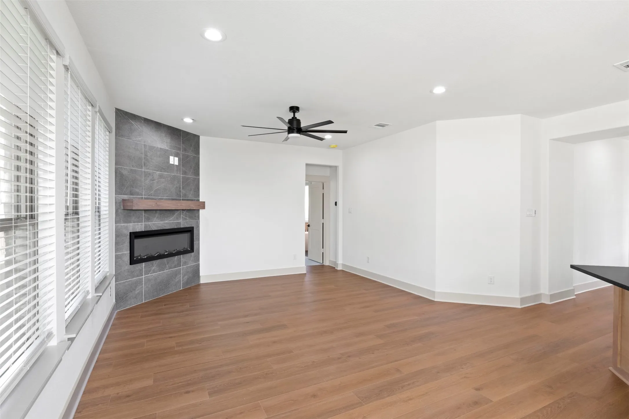 Single Family Residence For Sale in Ellis County , 713 Escovedo Drive, Italy, Texas 76651, 4 Bedroom, 2 Bathroom, 2 Garage spaces, 1,600 Sqft, built in 2025, New Construction - Complete, mls#21243588, Real Estate Agent in Italy, Homes For Sale in Ellis county, Homes For Sale in Italy, Realtor in Italy Texas, Real Estate Brokerage Independent Realty Texas, Luminita Cordes Realtor