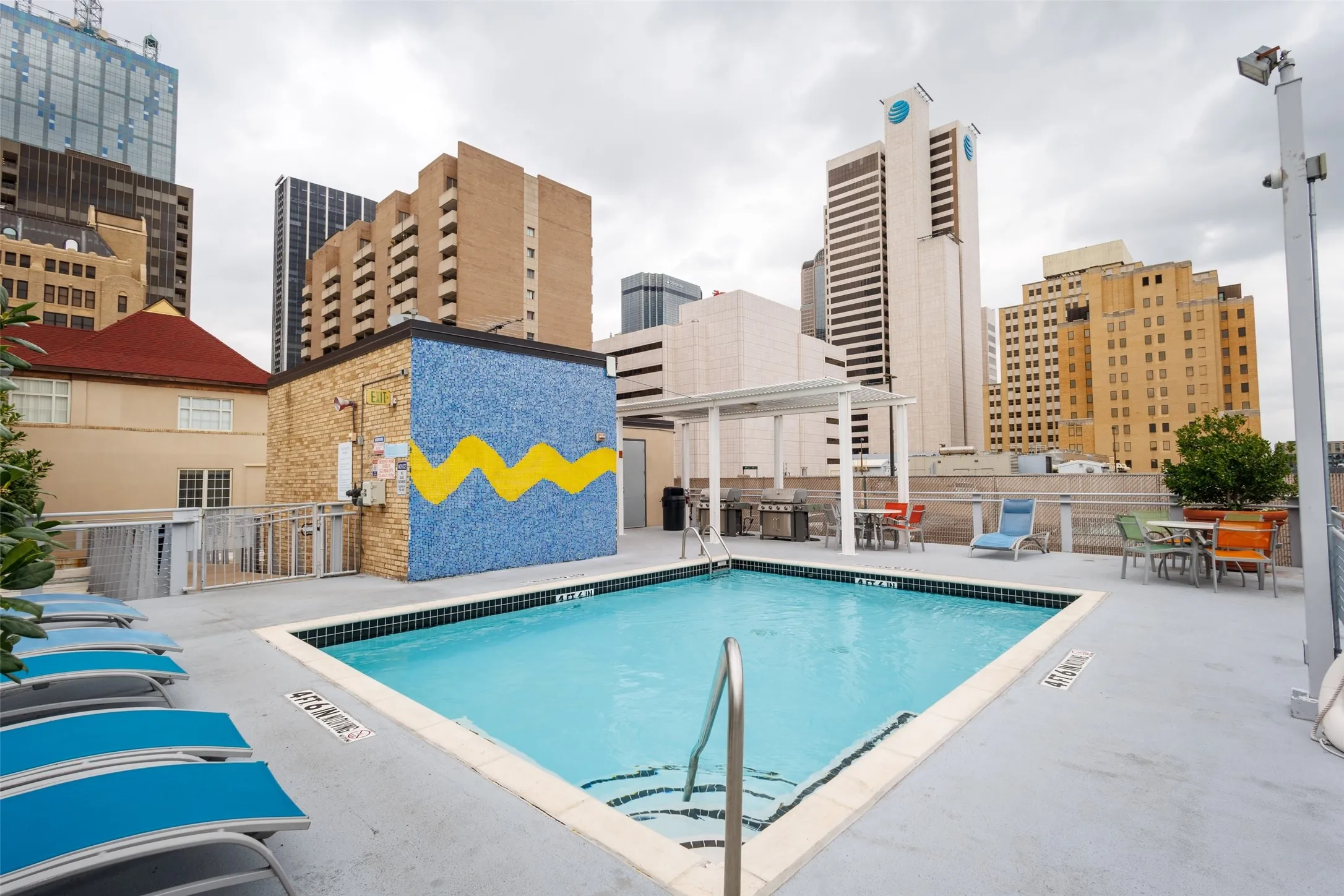 Condominium For Sale in Dallas County , 1122 Jackson Street 214, Dallas, Texas 75202, 1 Bedroom, 1 Bathroom, 1 Garage spaces, 831 Sqft, built in 1925, mls#21241019, Real Estate Agent in Dallas, Homes For Sale in Dallas county, Homes For Sale in Dallas, Realtor in Dallas Texas, Real Estate Brokerage Independent Realty Texas, Luminita Cordes Realtor