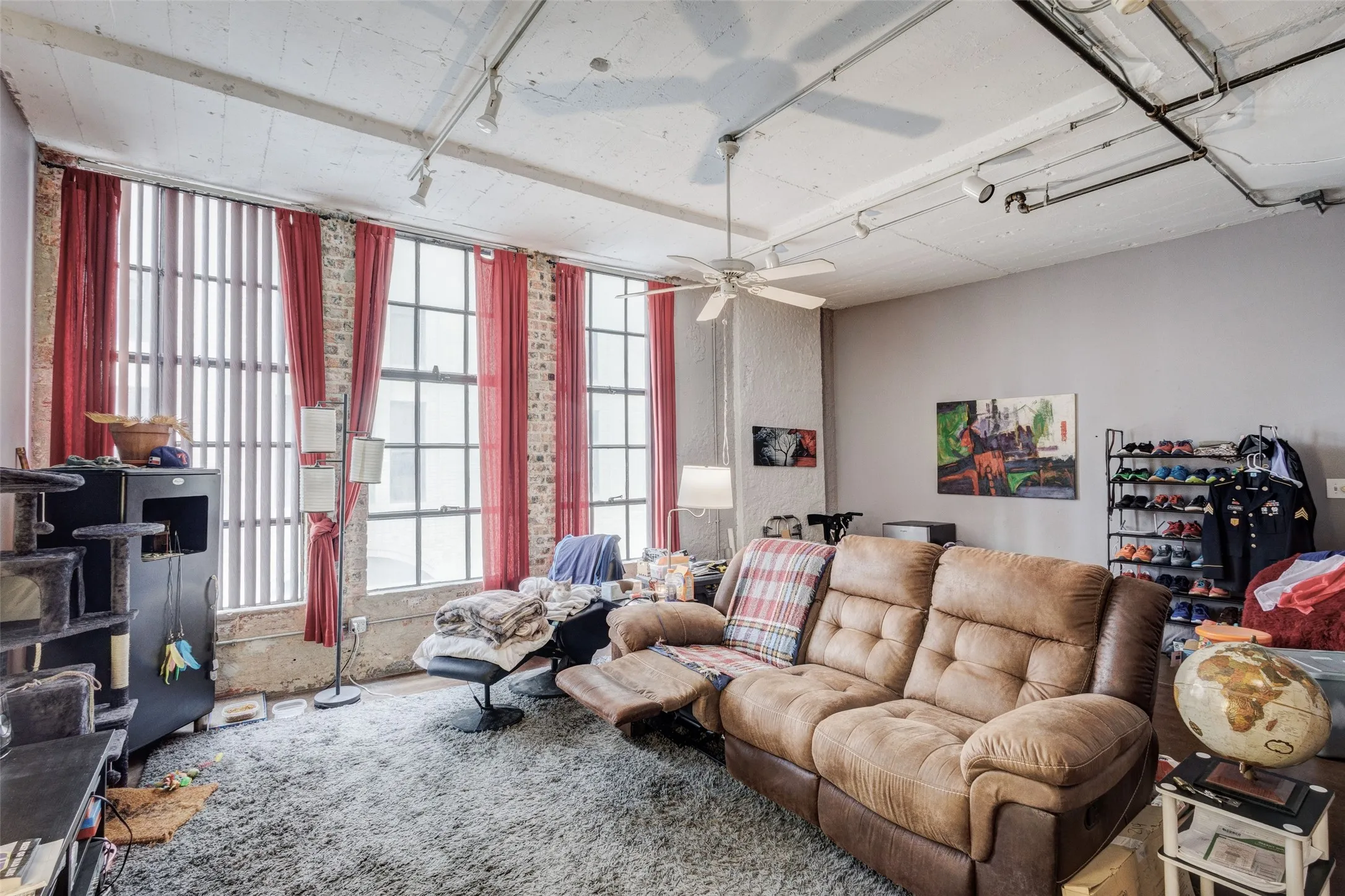 Condominium For Sale in Dallas County , 1122 Jackson Street 214, Dallas, Texas 75202, 1 Bedroom, 1 Bathroom, 1 Garage spaces, 831 Sqft, built in 1925, mls#21241019, Real Estate Agent in Dallas, Homes For Sale in Dallas county, Homes For Sale in Dallas, Realtor in Dallas Texas, Real Estate Brokerage Independent Realty Texas, Luminita Cordes Realtor